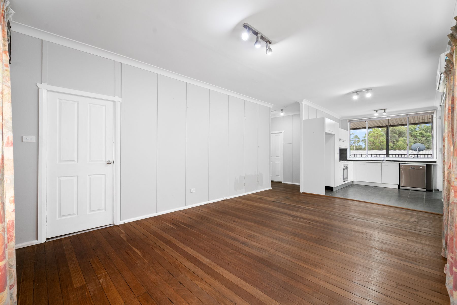 12 Seventh Street, Warragamba NSW 2752, Warragamba - Thumbnail 5