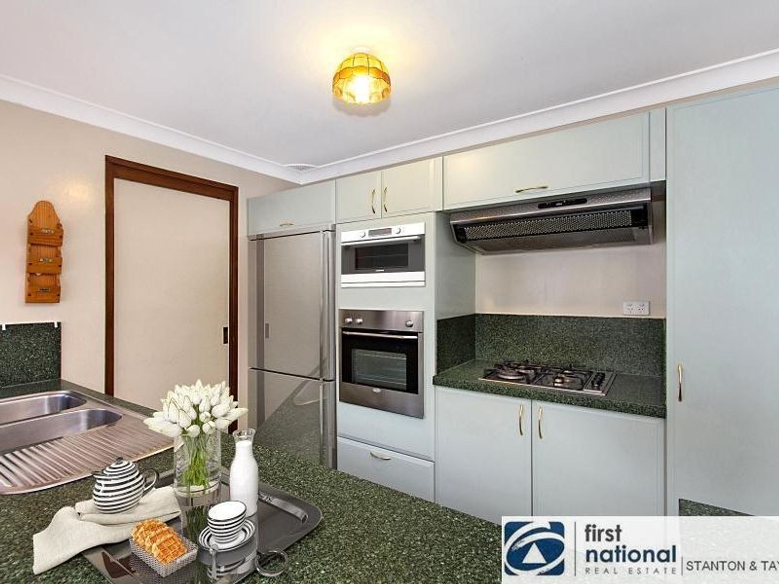 8 Peppermint Crescent, Kingswood - Thumbnail 6