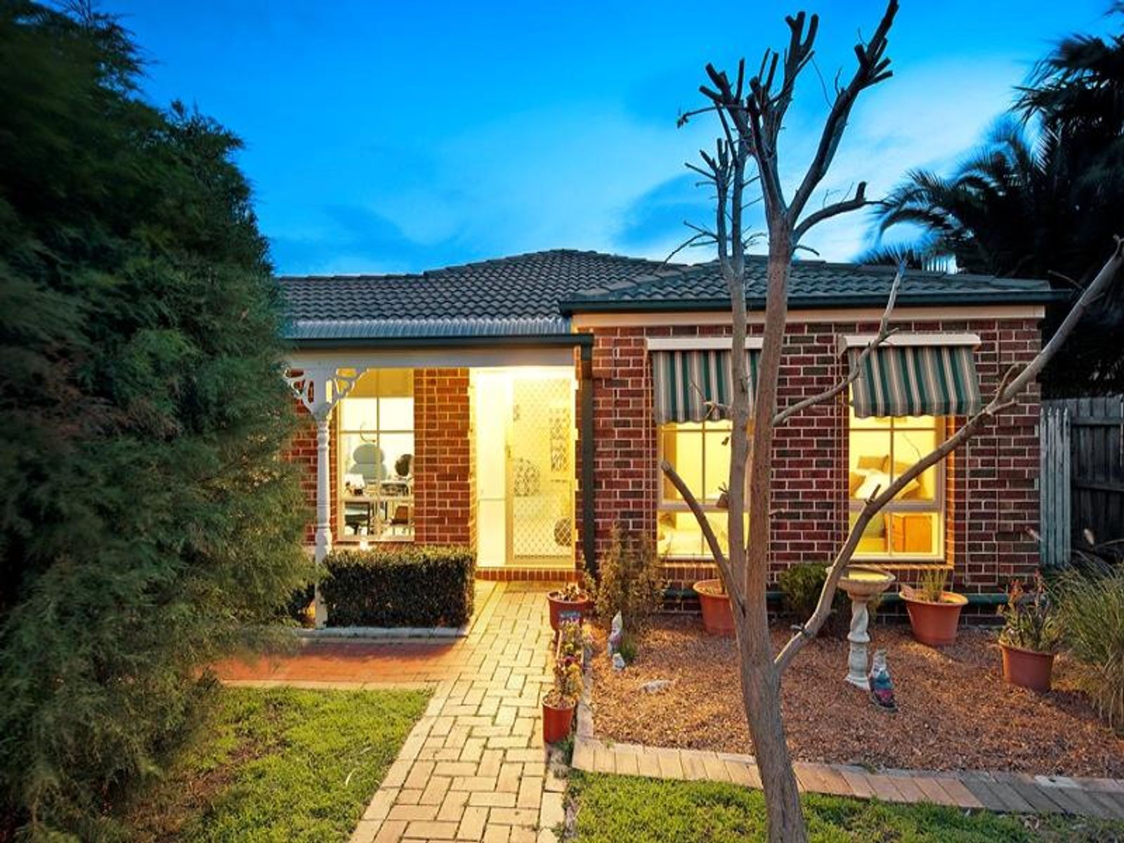 12 Sanctuary Place, Aspendale Gardens, VIC 3195, Aspendale Gardens - Thumbnail 2