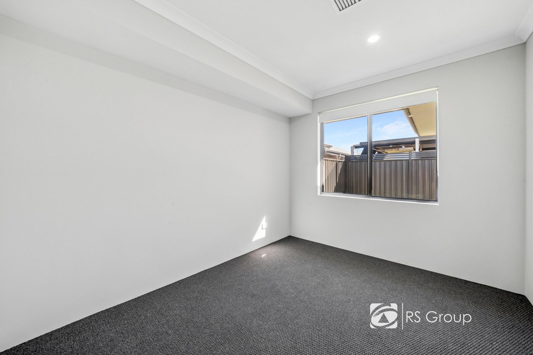 7 Hamsterley Way, Hilbert WA 6112, Hilbert - Thumbnail 2