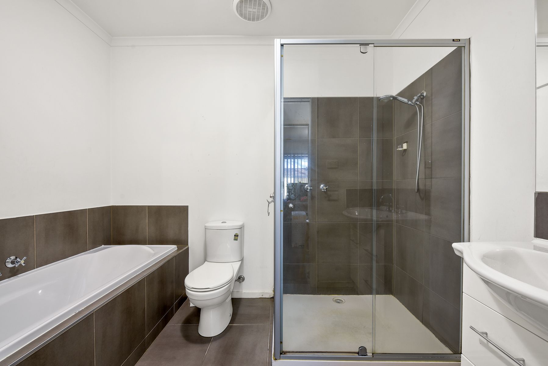 4/10 Bloomfield Road, Noble Park, VIC 3174, Noble Park - Thumbnail 8