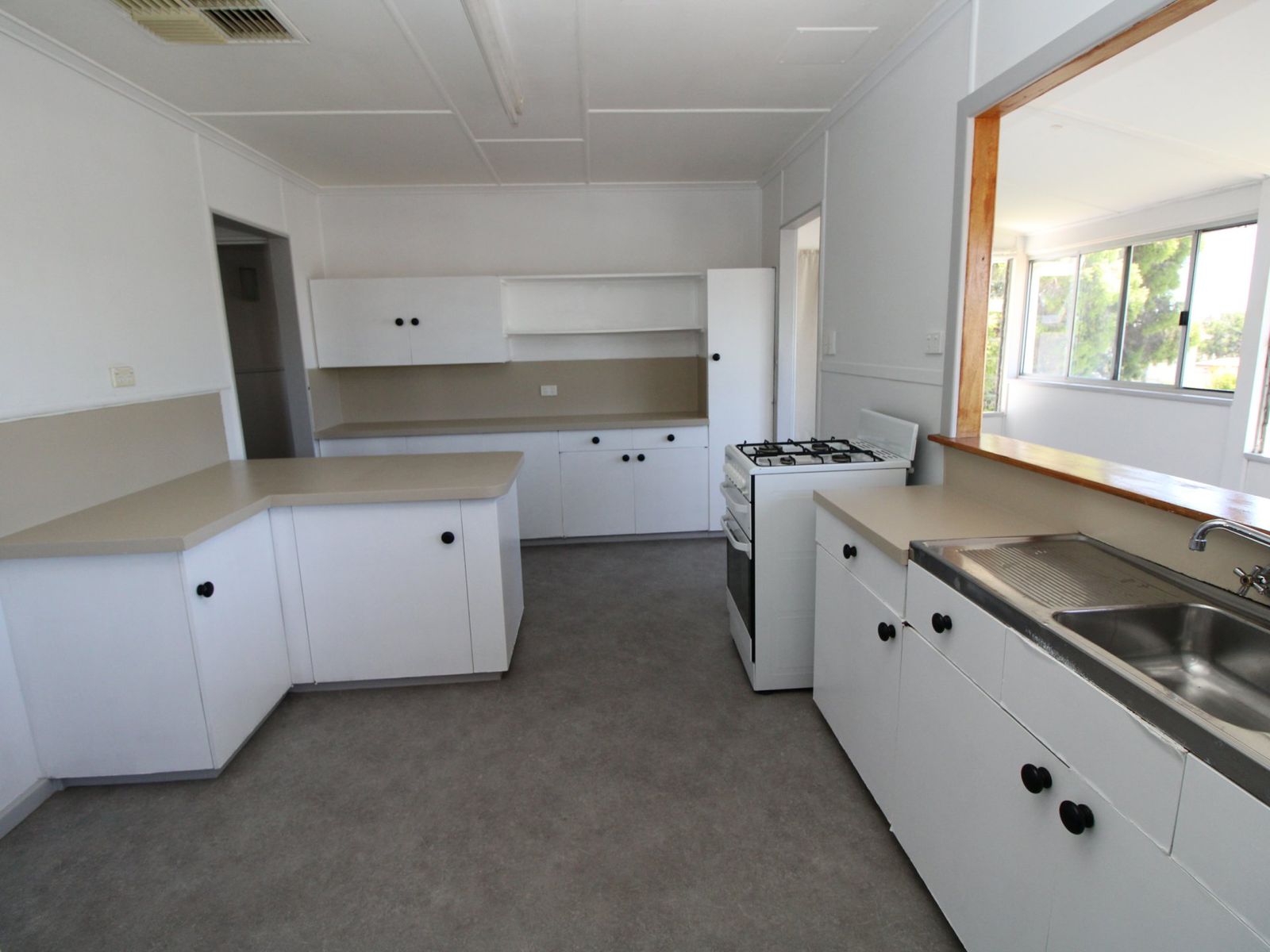 14 Clowes Crescent, Warwick - Thumbnail 8