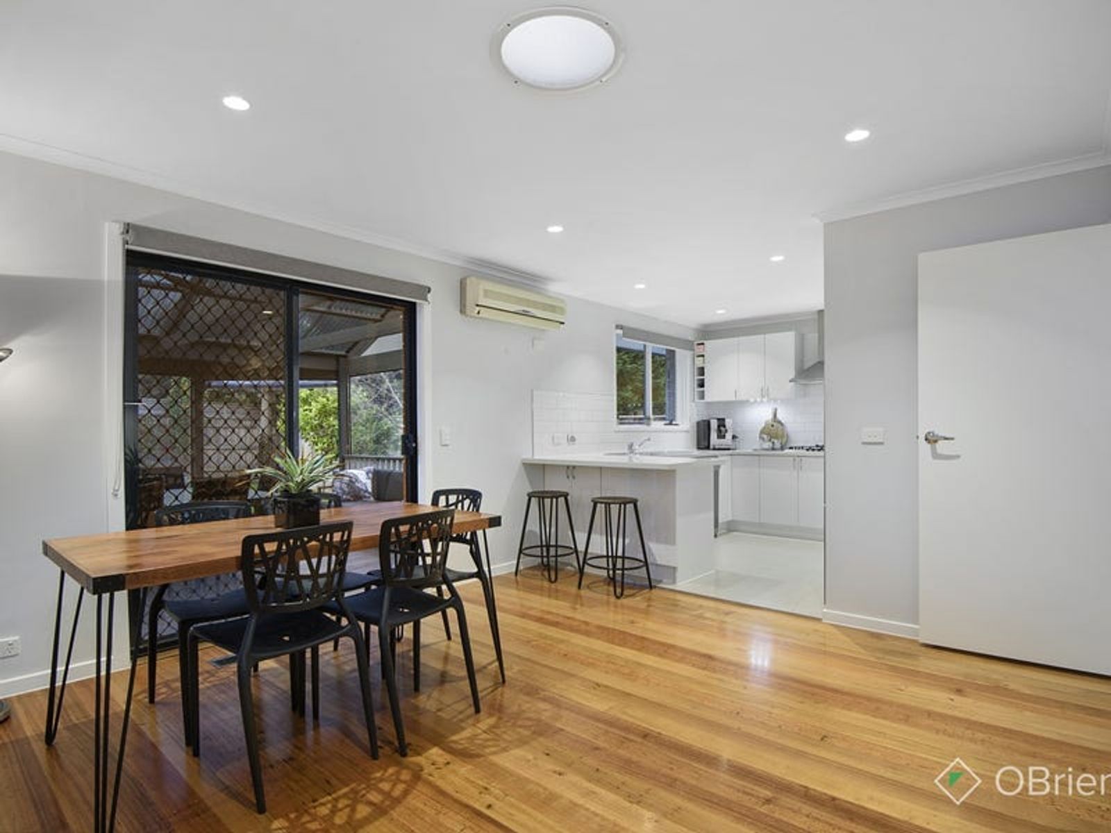 34 Lawson Way, Endeavour Hills, VIC 3802, Endeavour Hills - Thumbnail 3