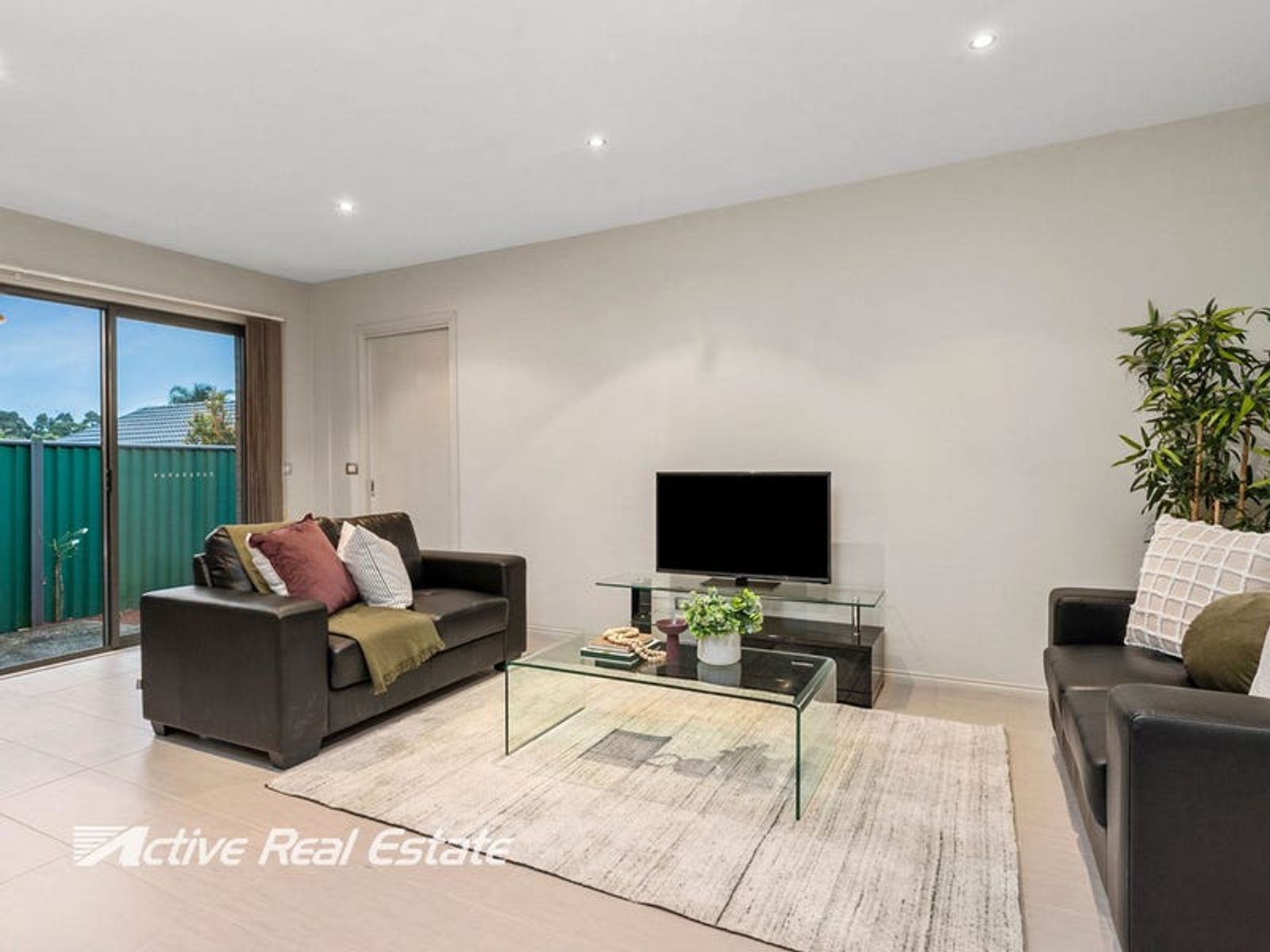 63 Elizabeth Street, Cranbourne North, VIC 3977, Cranbourne North - Thumbnail 3