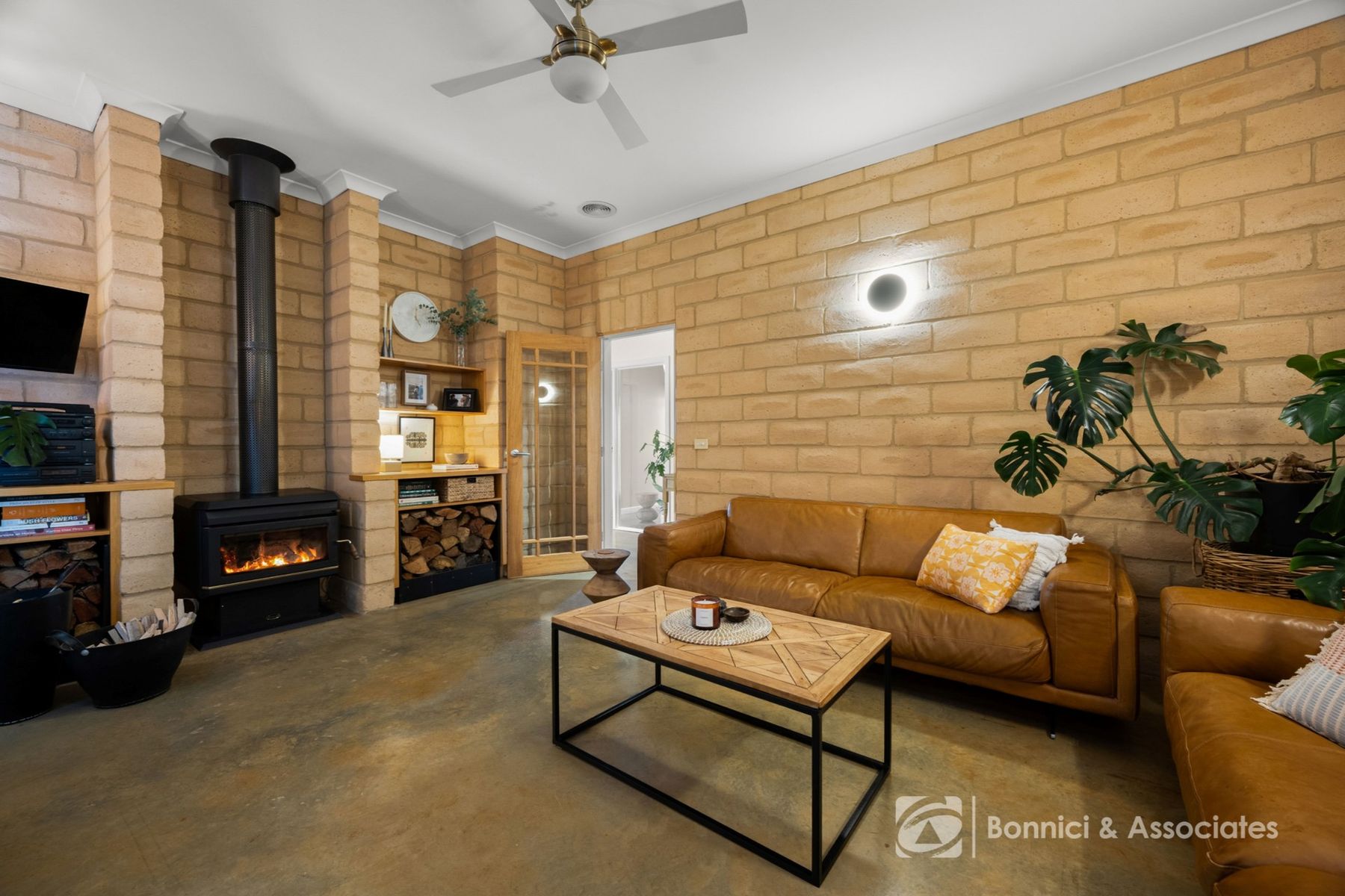 10 Dingle Road, Beechworth VIC 3747, Beechworth - Image 1