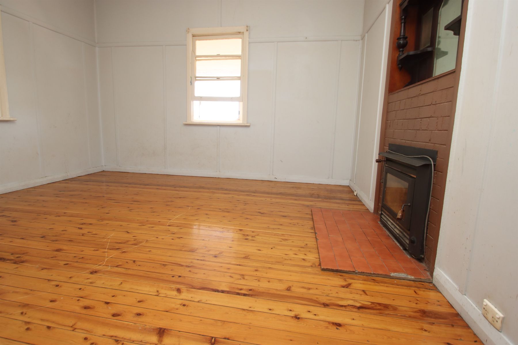 180 Cowper Street, Tenterfield NSW 2372, Tenterfield - Thumbnail 2