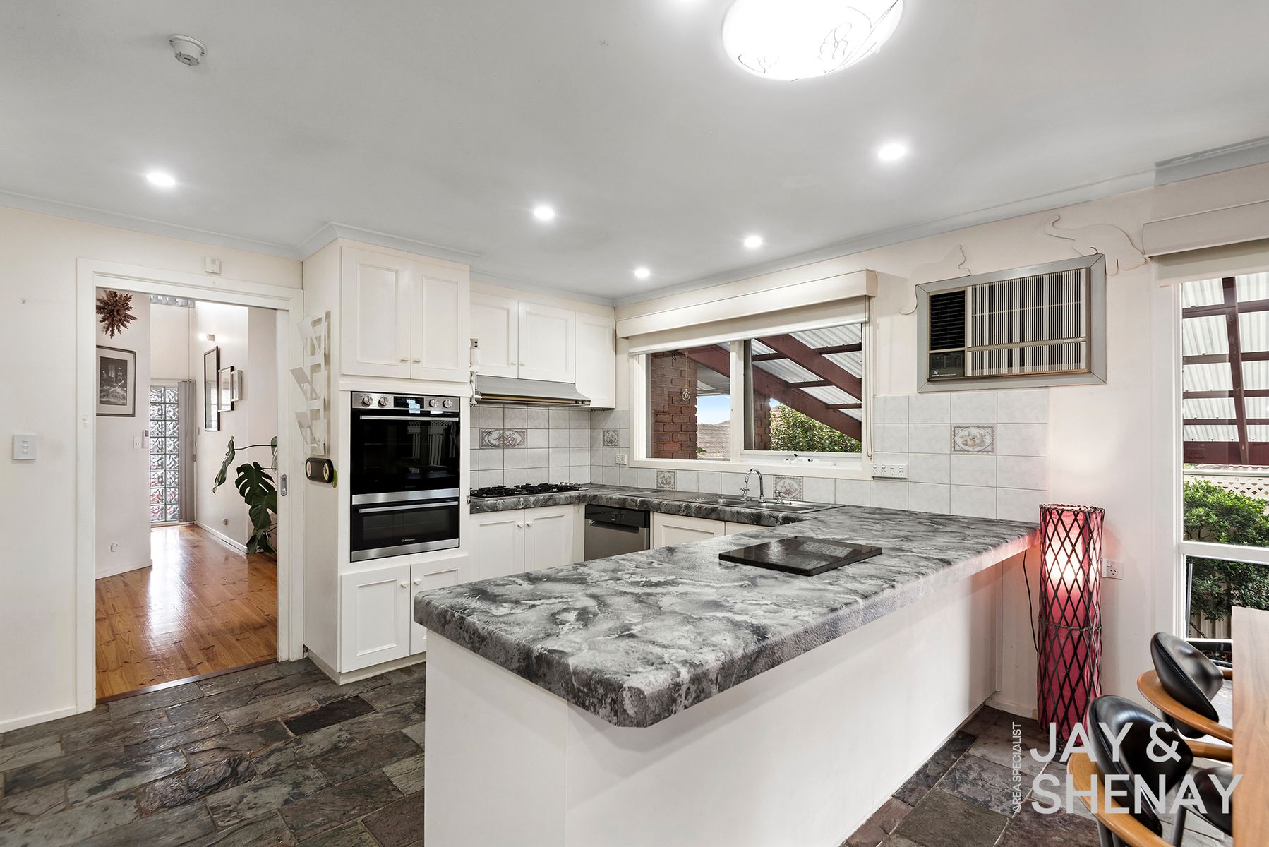 1 Venice Gardens, Endeavour Hills, Endeavour Hills - Thumbnail 4