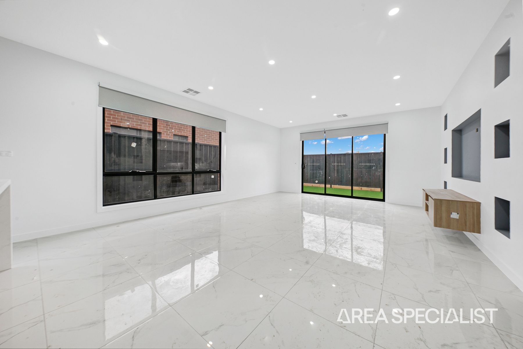 12 Starthistle Approach, Rockbank VIC 3335 07