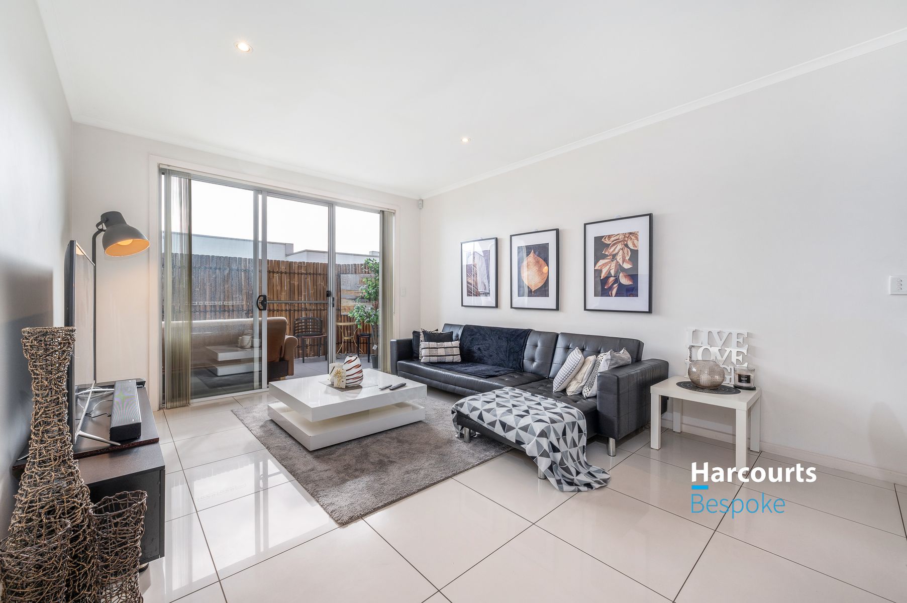 10/22, Mawson Lakes - Thumbnail 7