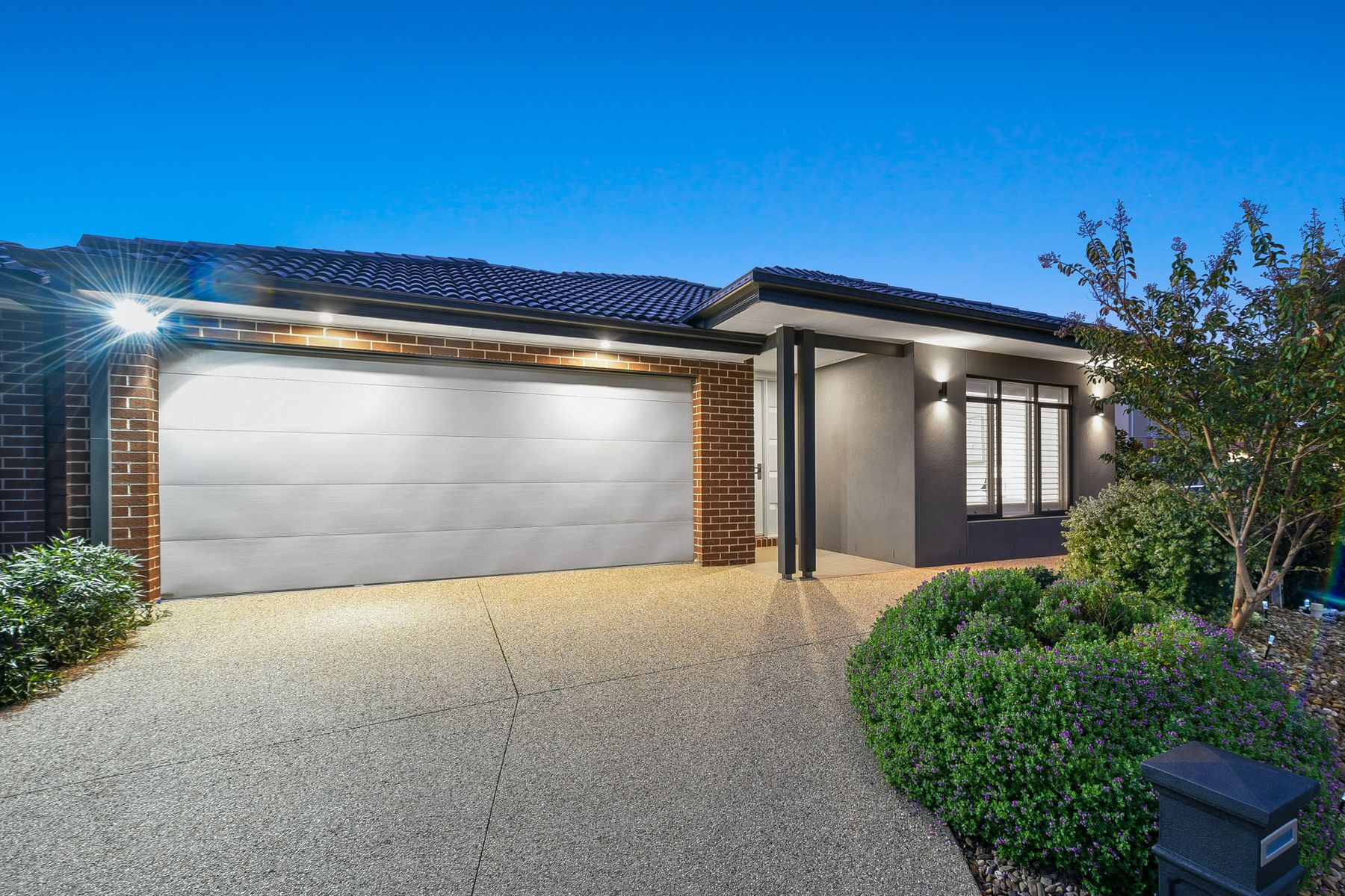 43 Ritchie Drive, Clyde North, VIC 3978, Clyde North - Thumbnail 2