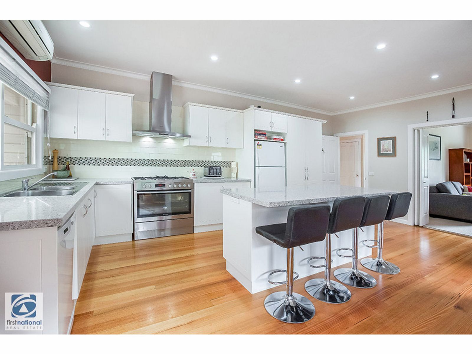 12 Hastings Square, Warragul, VIC 3820, Warragul - Thumbnail 3