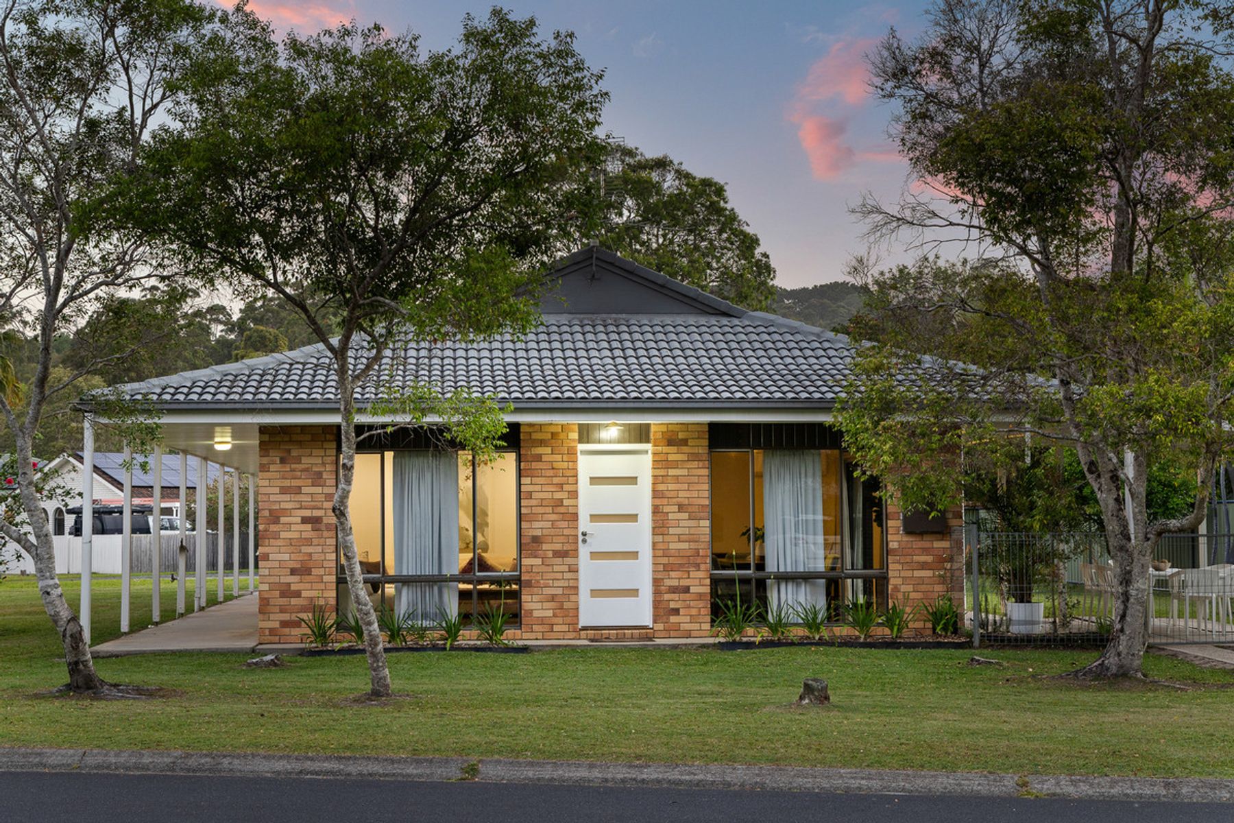 47 Bulgoon Crescent, Ocean Shores NSW 2483, Ocean Shores - Thumbnail 2