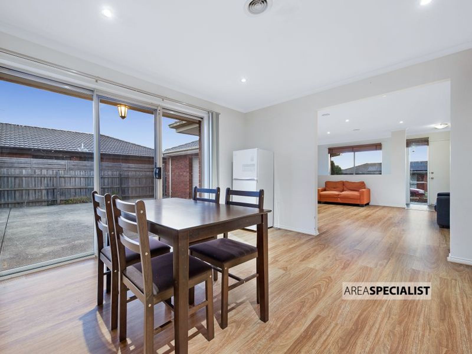 8 Chatham Close, Cranbourne East, VIC 3977, Cranbourne East - Thumbnail 8