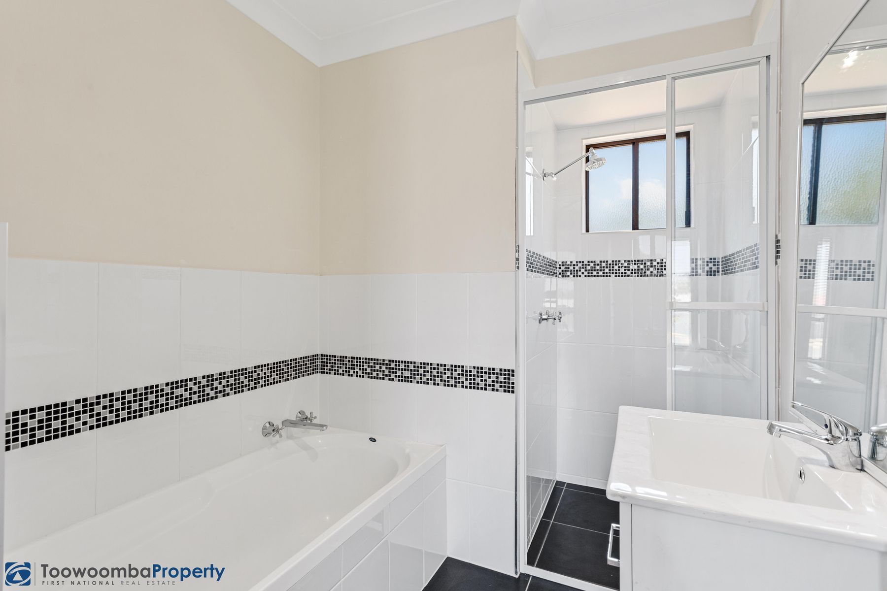 608 Greenwattle Street, Newtown QLD 4350, Newtown - Thumbnail 6