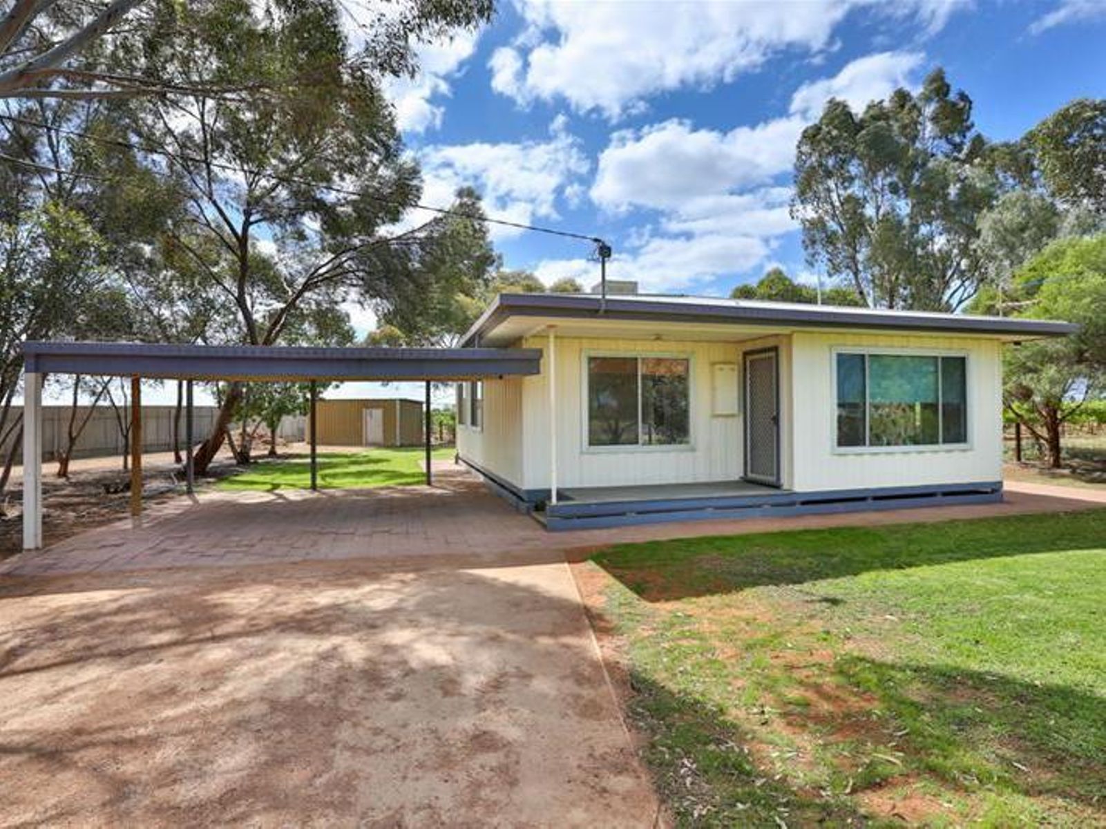 18 Mena Road, Birdwoodton - Image 1