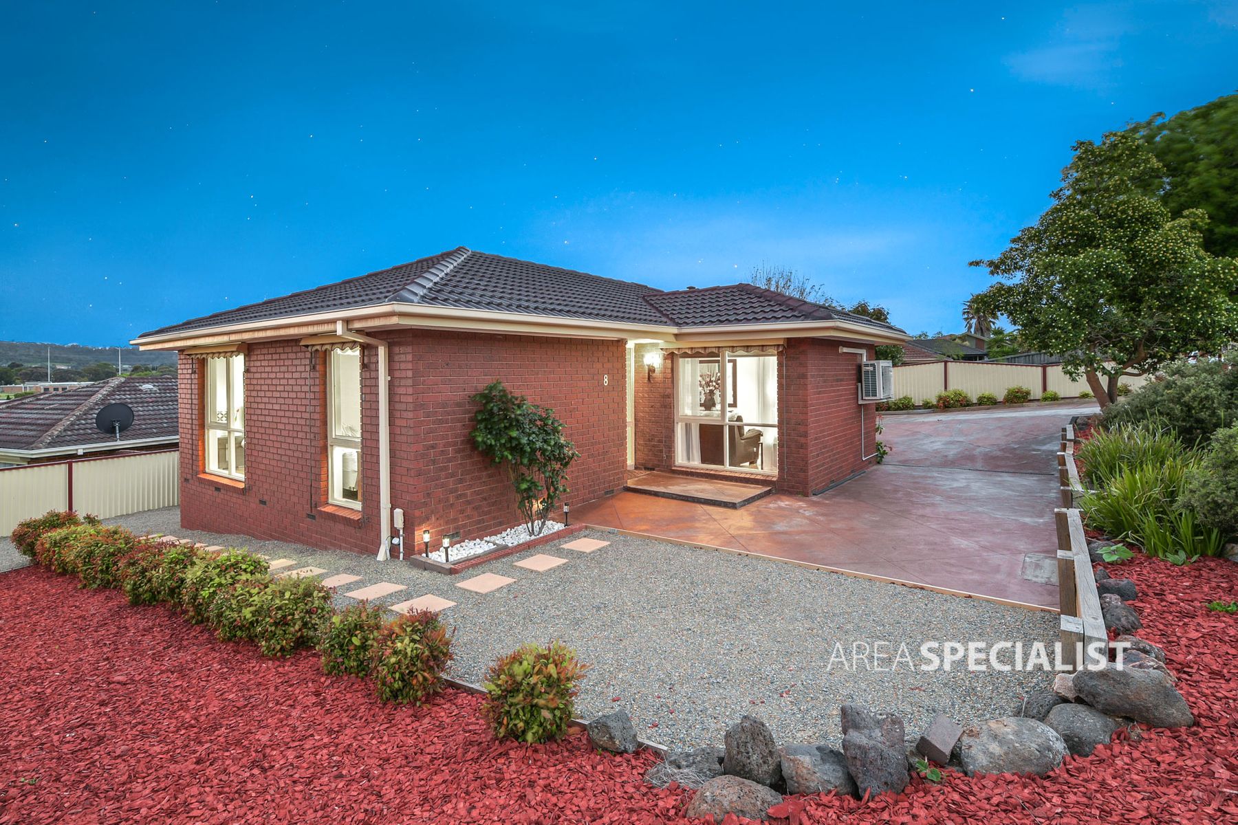 8 Lachlan Drive, Endeavour Hills, VIC 3802, Endeavour Hills - Thumbnail 3