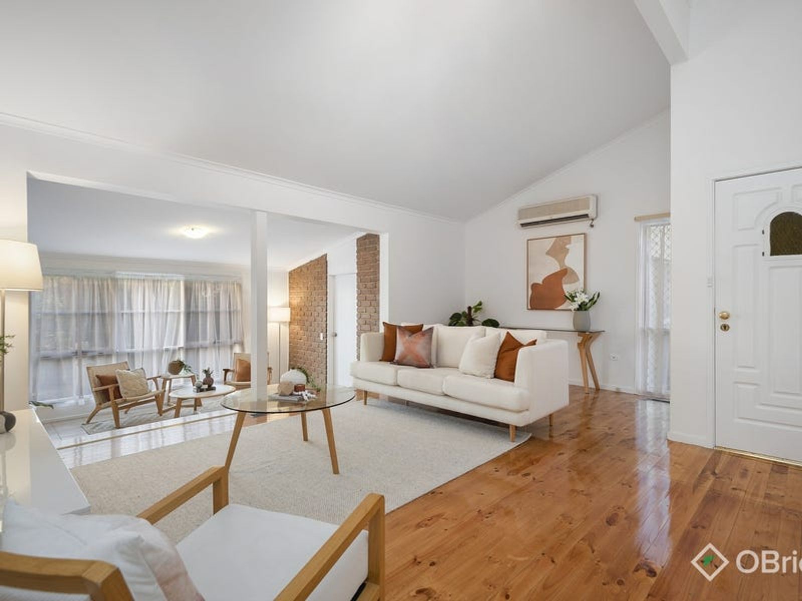 34 Joseph Banks Crescent, Endeavour Hills, VIC 3802, Endeavour Hills - Thumbnail 2