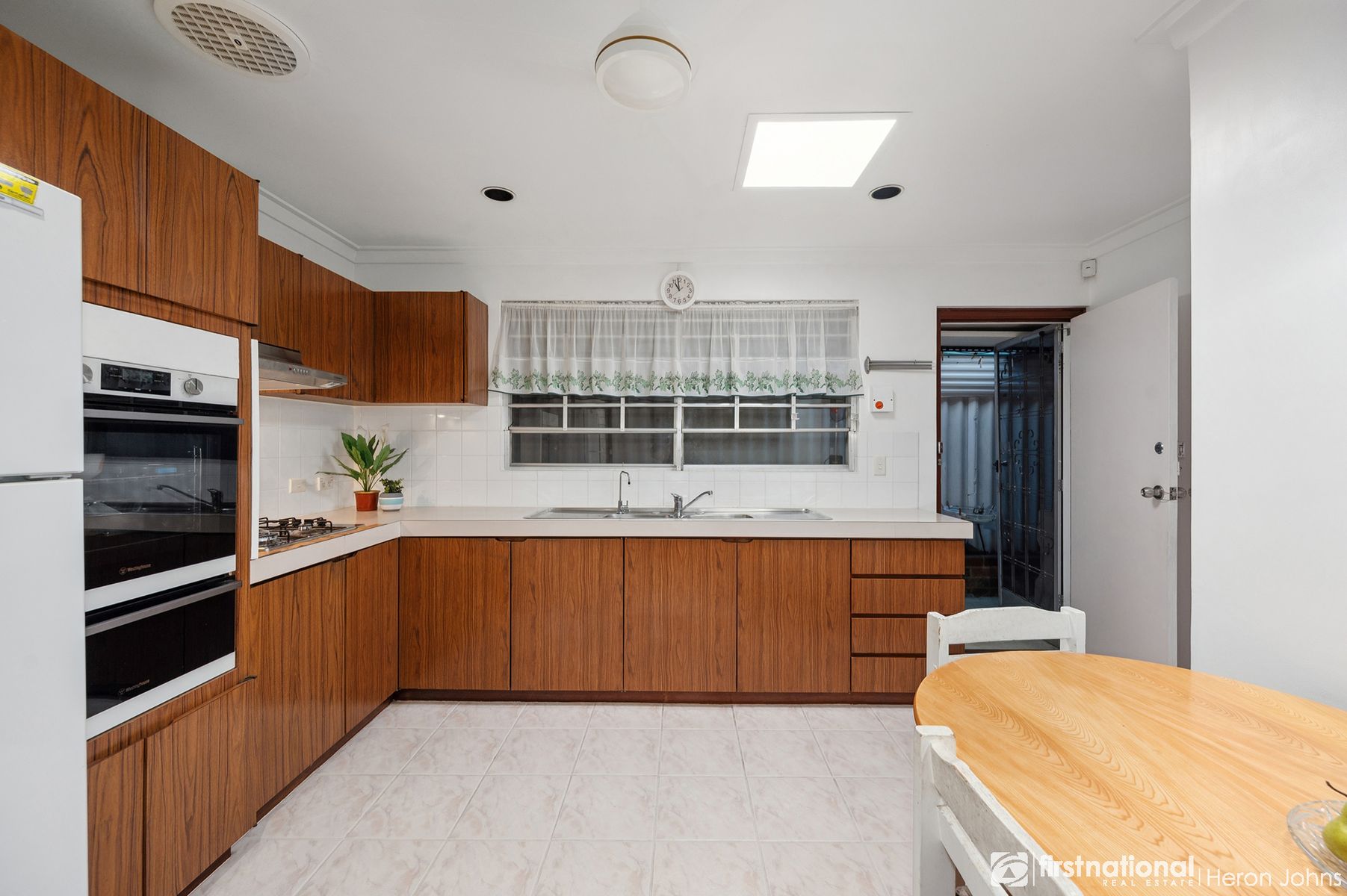 13 Hogarth Way, Bateman WA 6150, Bateman - Thumbnail 4