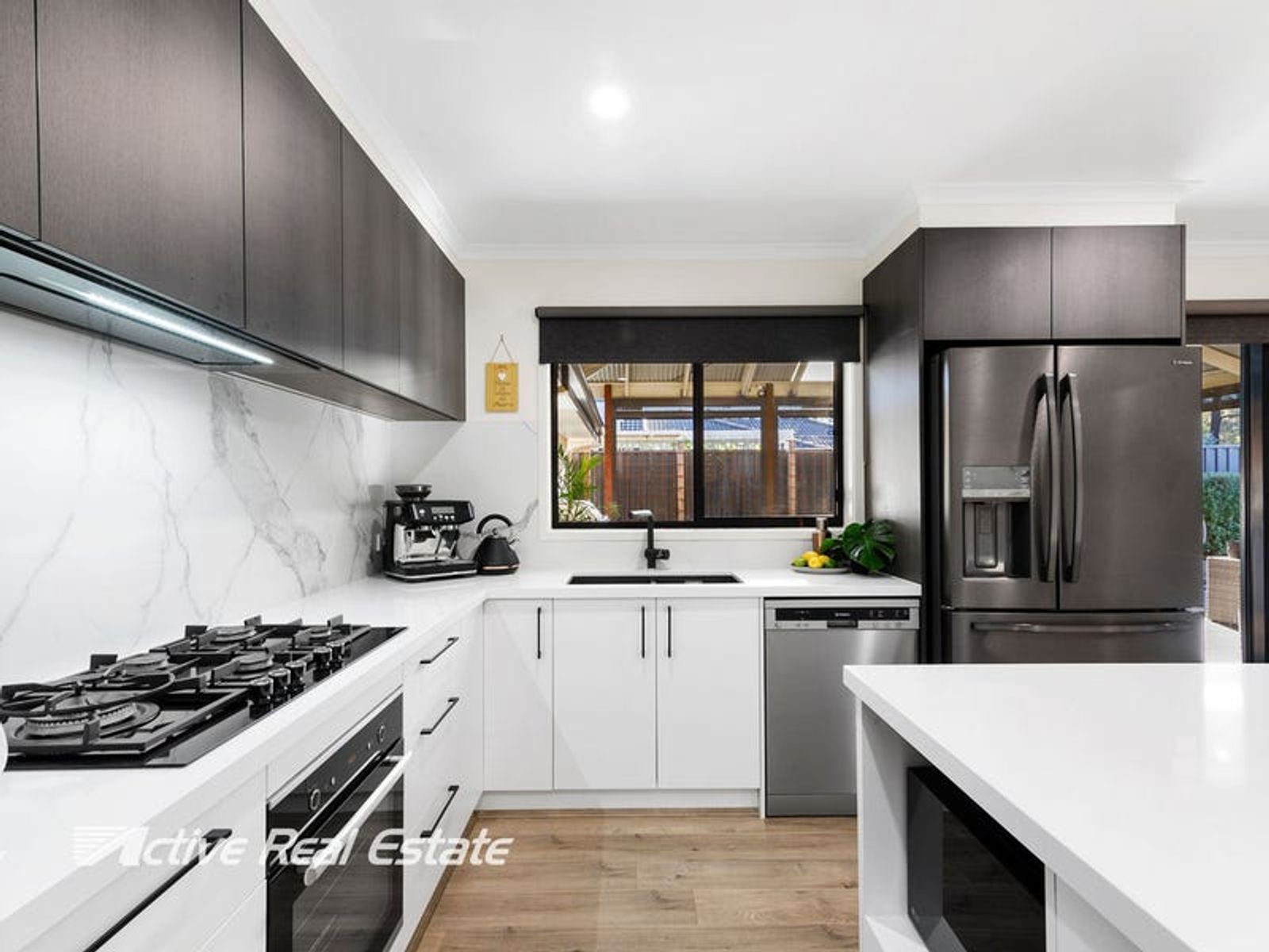 6 Henrietta Place, Mount Martha, VIC 3934