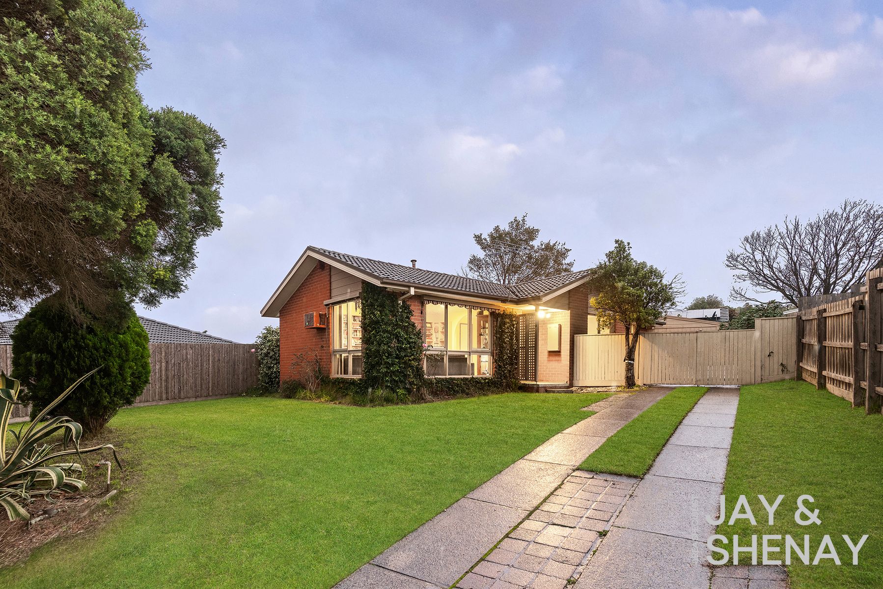4 Castlecrag Close, Endeavour Hills VIC 3802, Endeavour Hills - Thumbnail 4