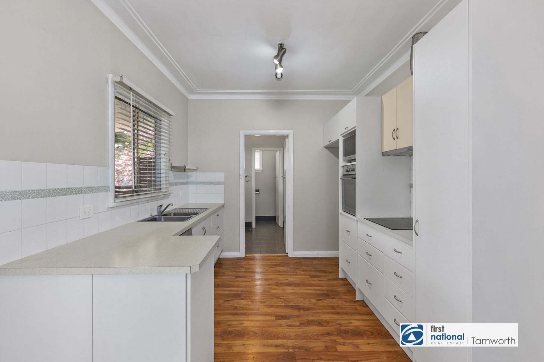 216 Johnston Street, Tamworth NSW 2340, Tamworth - Thumbnail 2