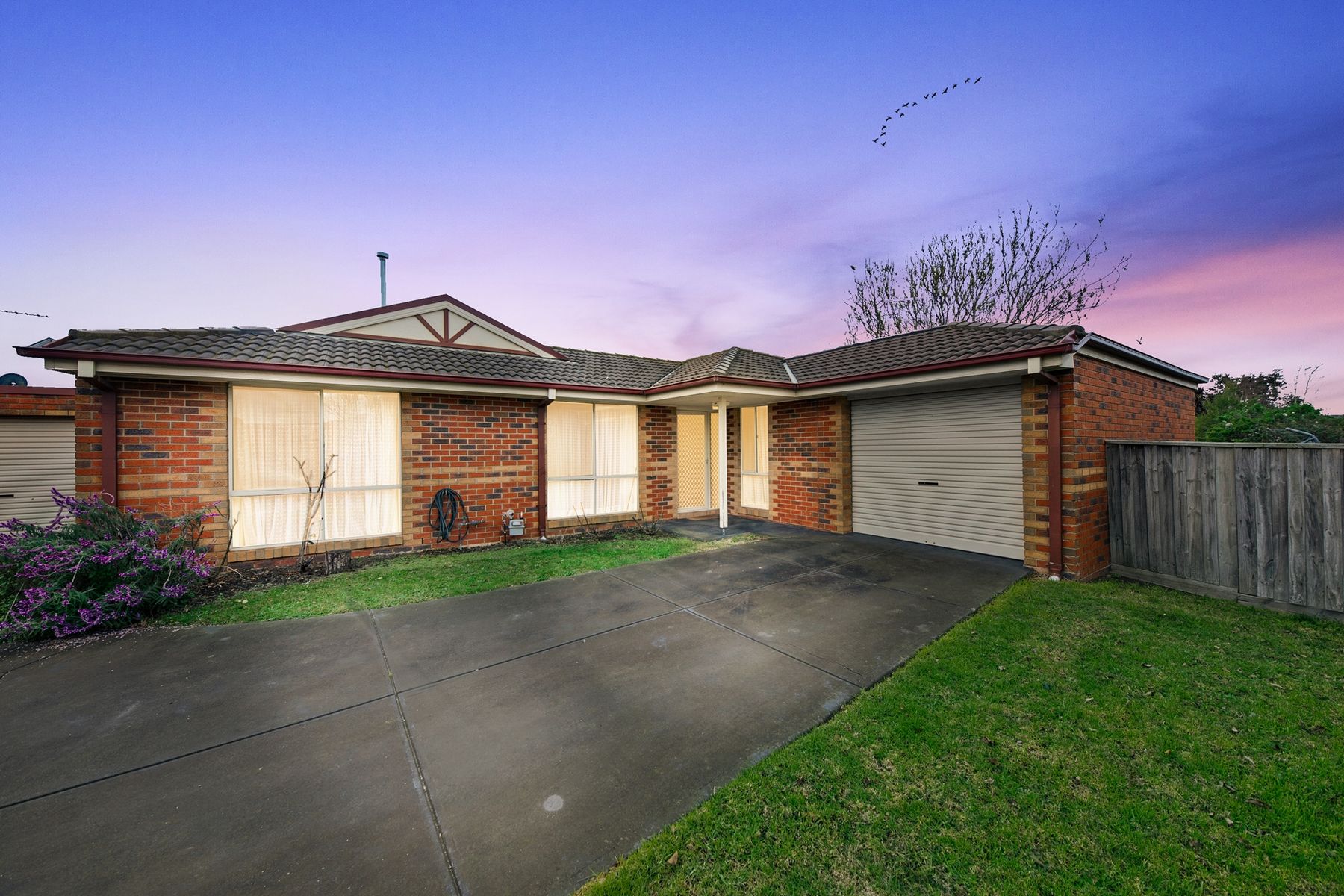 2/14 Charles Street, Pakenham, VIC 3810, Pakenham - Thumbnail 2