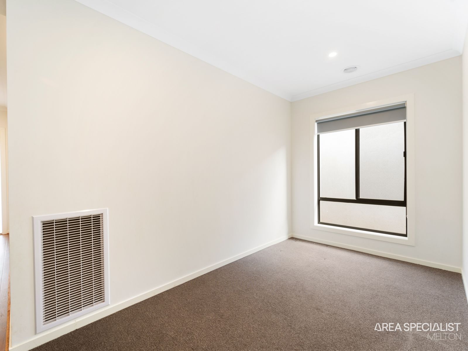 6 Huntingfield Street, Thornhill Park, VIC 3335, Thornhill Park - Thumbnail 4
