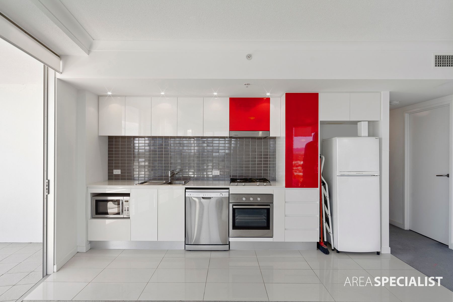 31906/9 Lawson Street, Southport, QLD 4215, Southport - Thumbnail 4