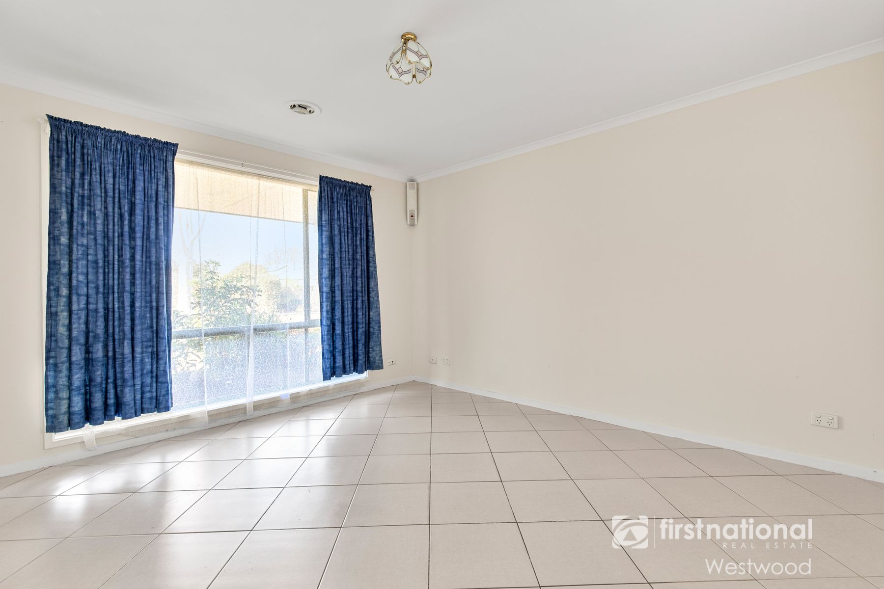 14 Eileen Court, Werribee VIC 3030, Werribee - Thumbnail 3