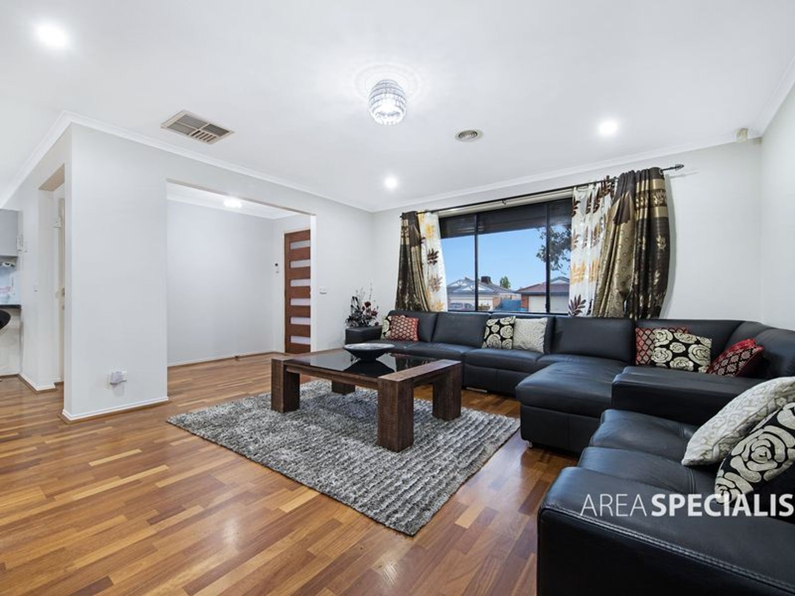 19 Strabane Way, Hampton Park, VIC 3976, Hampton Park - Thumbnail 2