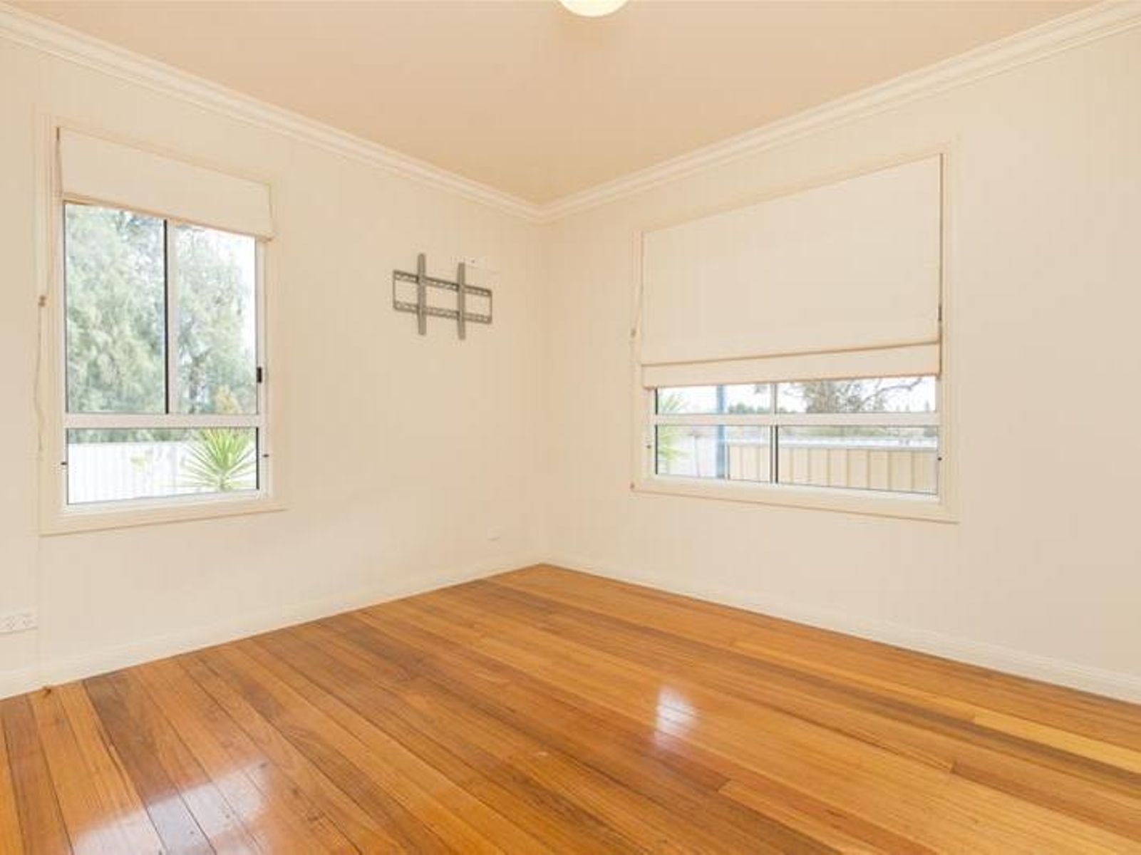 18 Montana Avenue, Cardross - Thumbnail 7