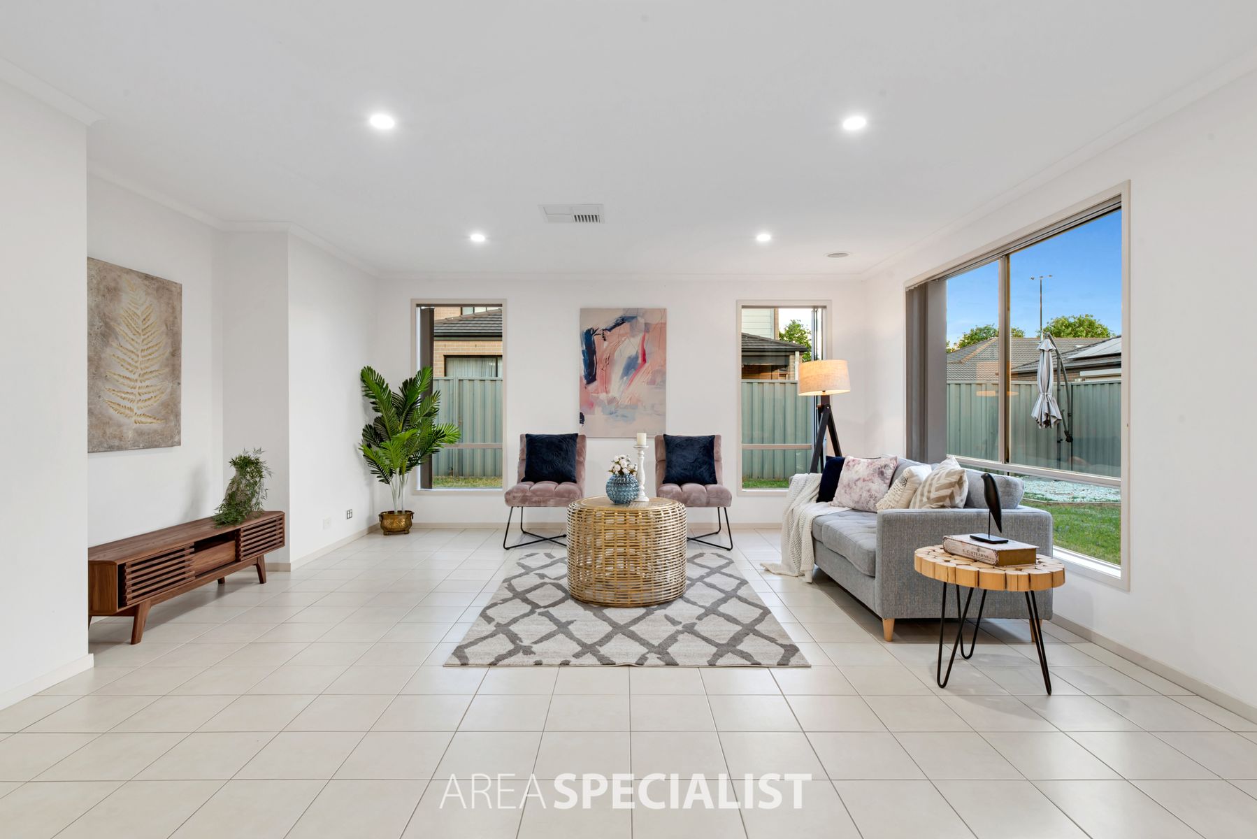 17 Bowyer Avenue, Cranbourne East, VIC 3977, Cranbourne East - Thumbnail 2