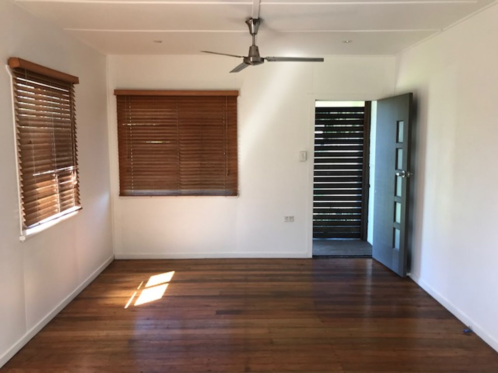 32 Hart Street, South Mackay QLD 4740, South Mackay - Thumbnail 2