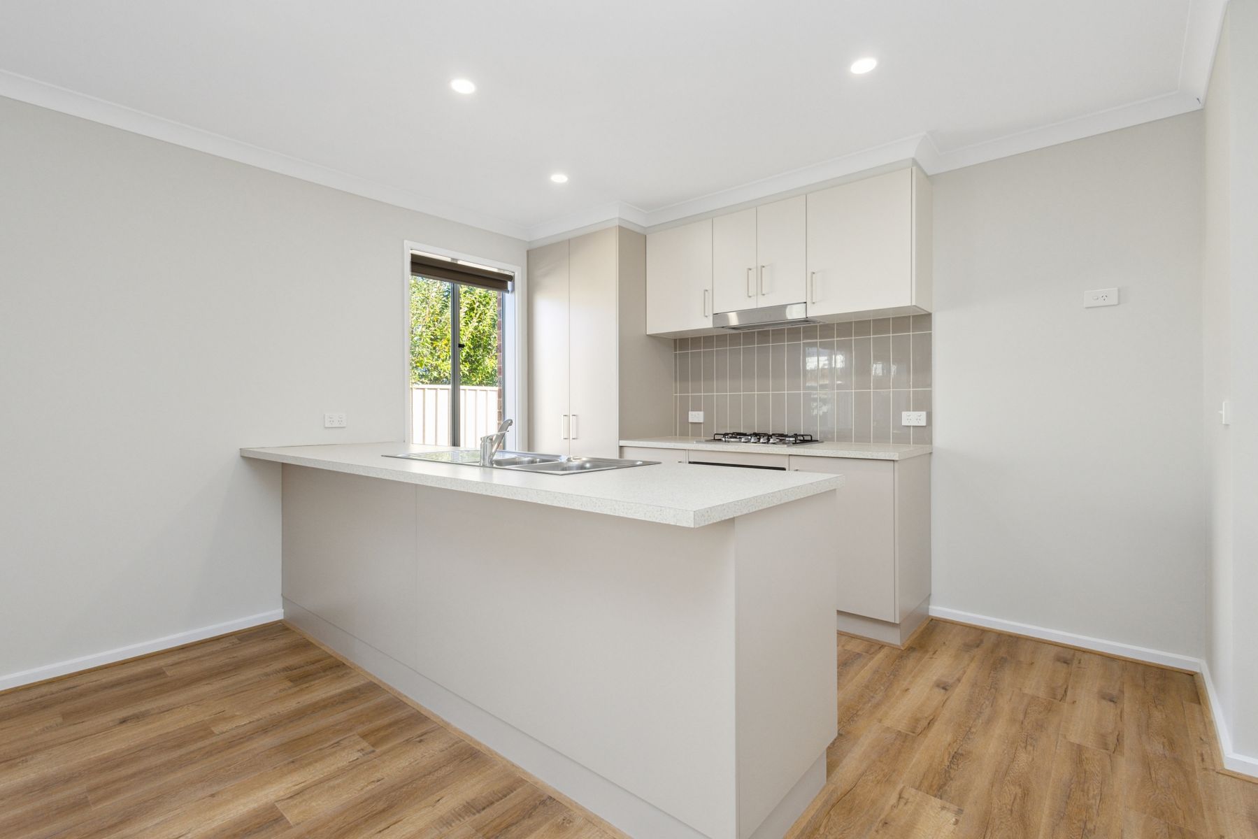 8/2A Triplett Avenue, Ascot, VIC 3551, Ascot - Thumbnail 2