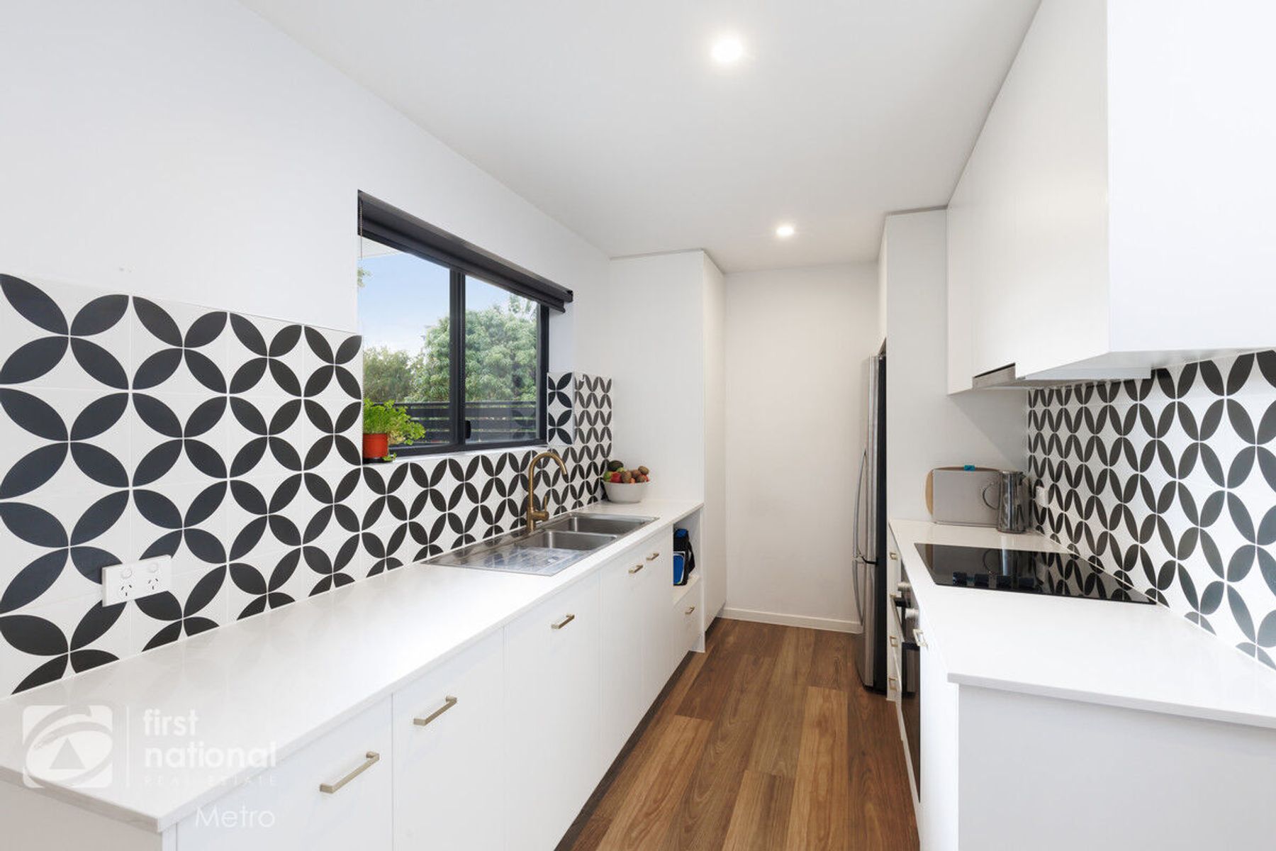 1/16 Troughton Road, Sunnybank QLD 4109, Coopers Plains - Thumbnail 2
