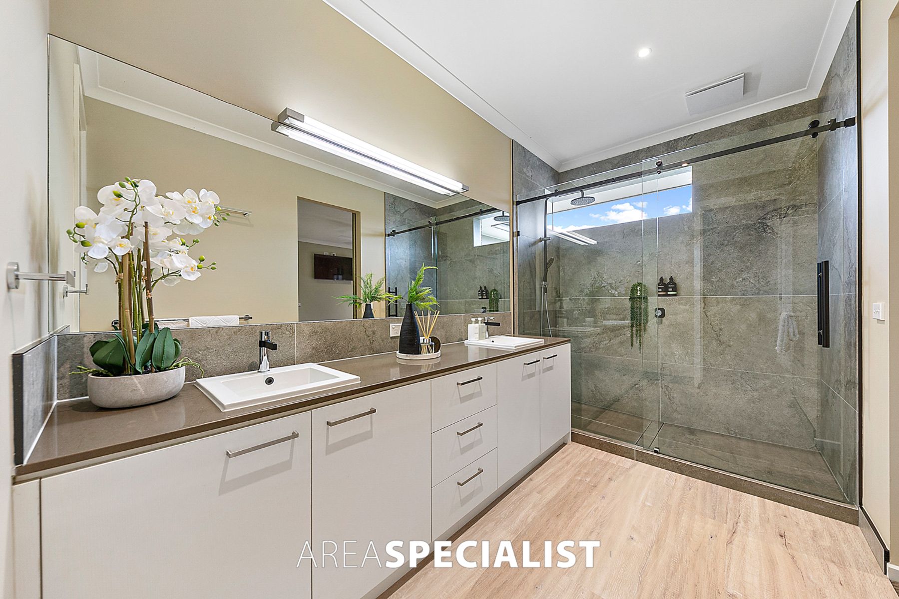 28 Whiteley Way, Pakenham, VIC 3810, Pakenham - Thumbnail 4