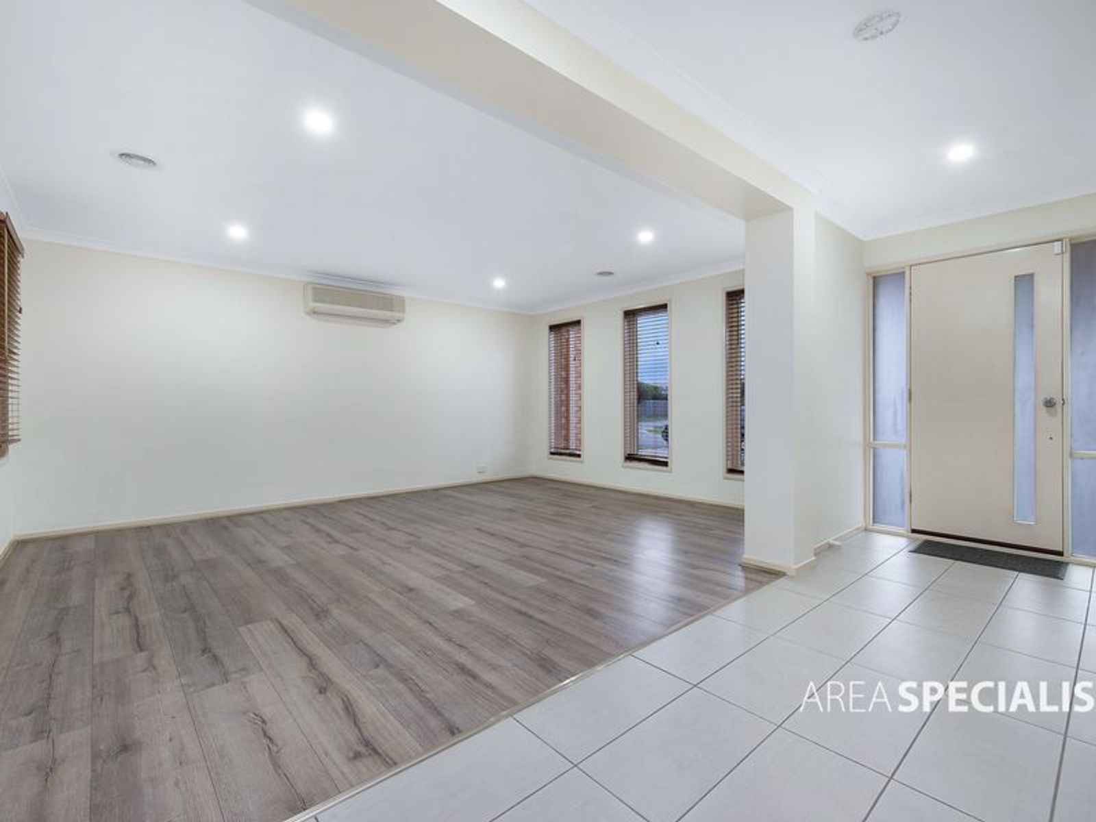 58 Pepperbush Cct, Cranbourne, VIC 3977, Cranbourne - Thumbnail 2