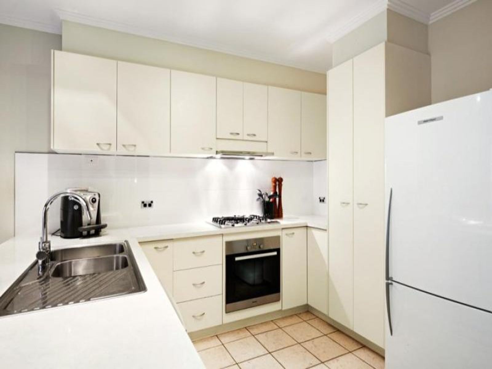125 The Crescent, Kensington - Thumbnail 6