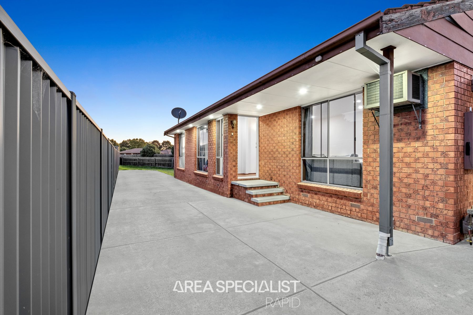 2/79 Oaktree Drive, Hampton Park, Hampton Park - Image 1