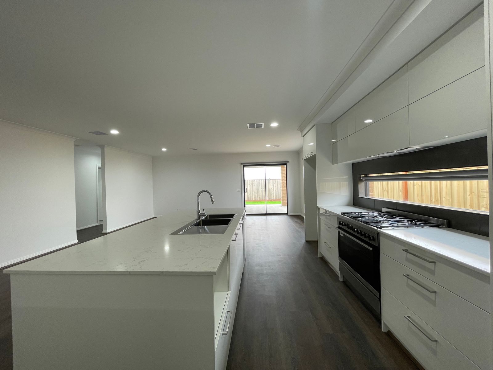 182 Saric Street, Fraser Rise VIC 3336, Fraser Rise - Thumbnail 3