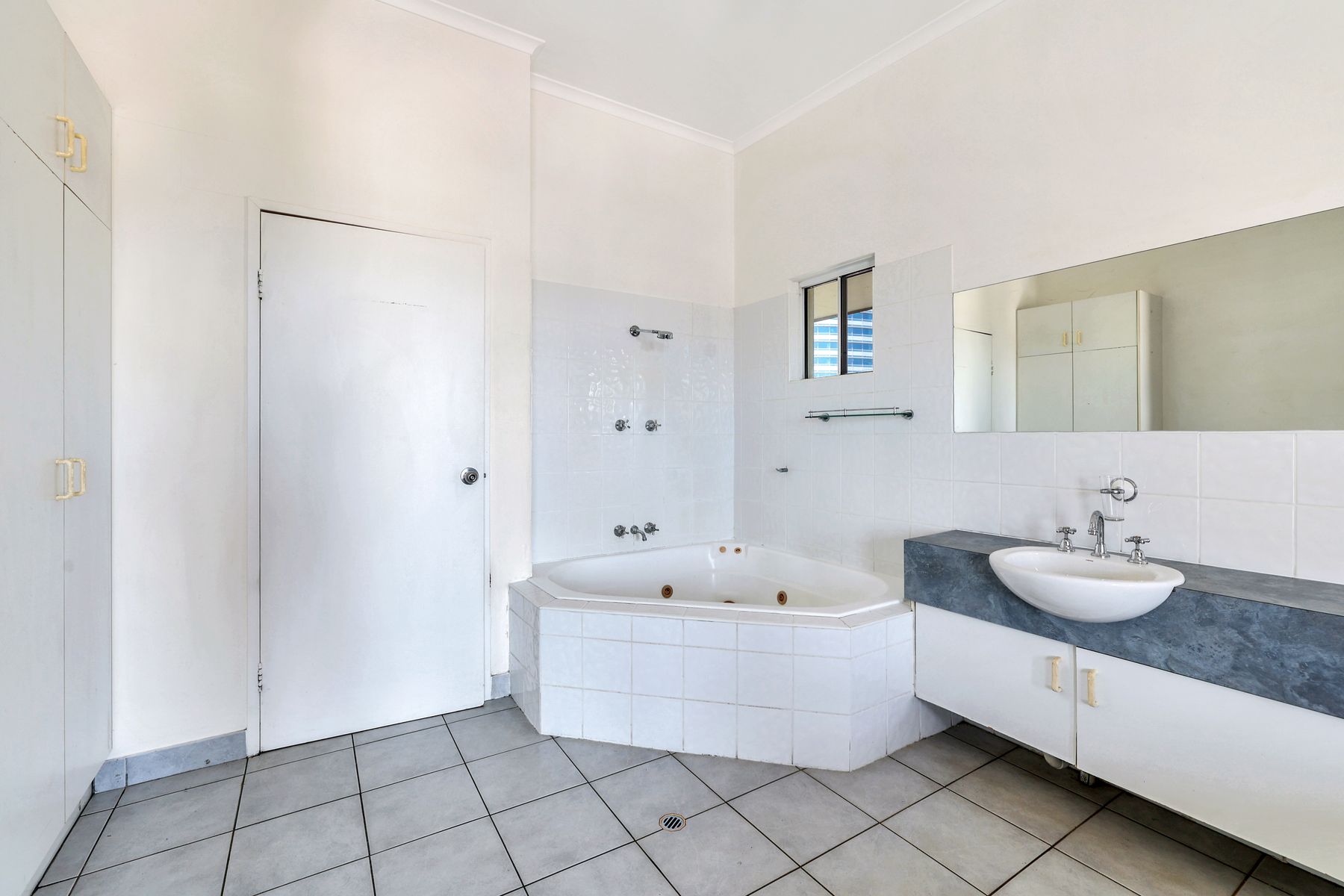159/21 Cavanagh Street, Darwin City NT 0800, Darwin City - Thumbnail 5