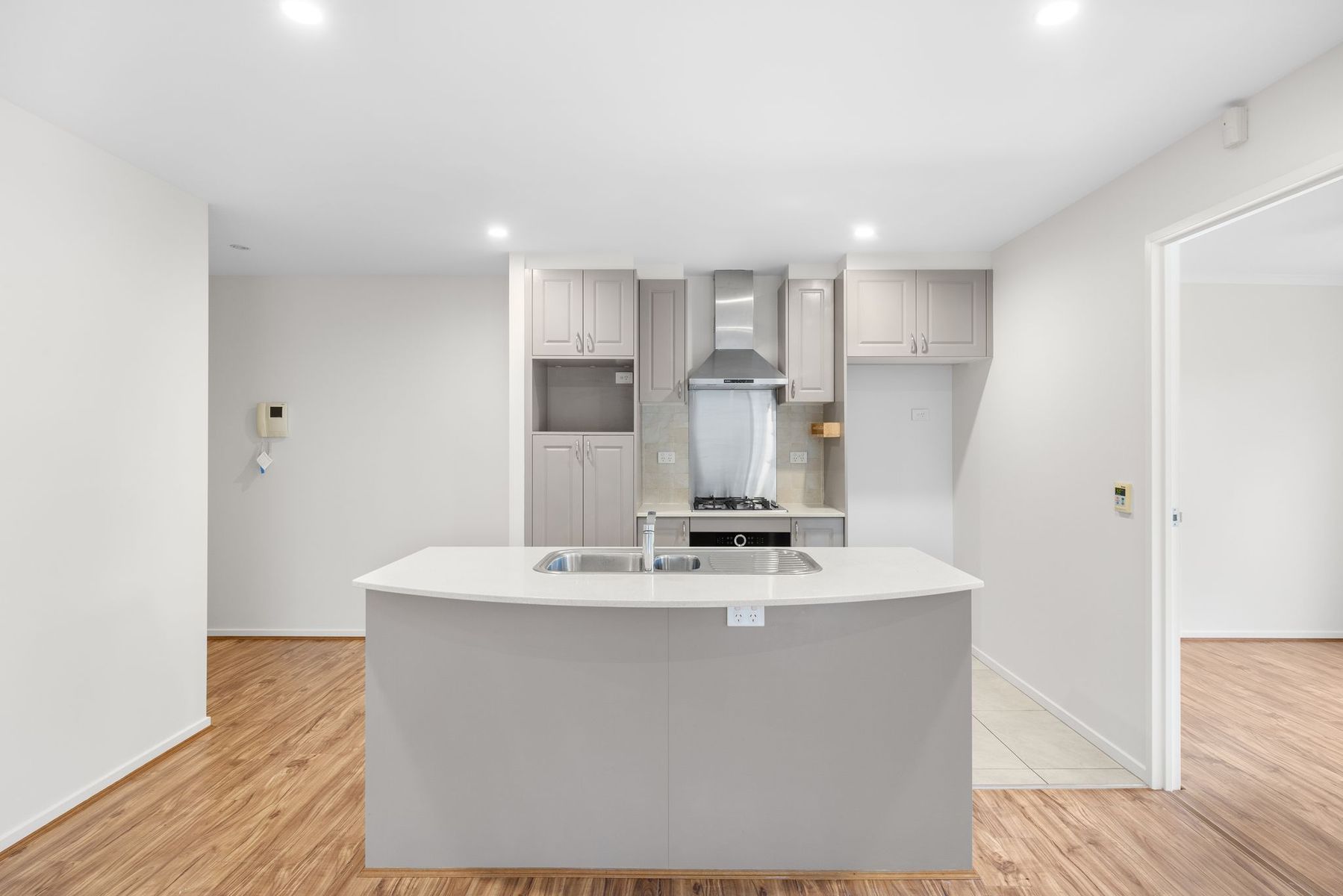 8/12 Waniassa Street, Queanbeyan - Thumbnail 3
