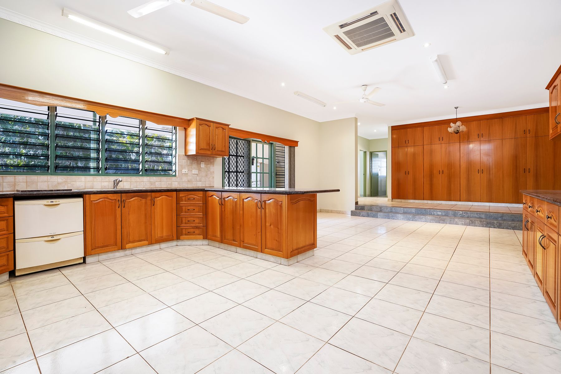 31 Hodgson Drive, Leanyer, NT 0812, Leanyer - Thumbnail 4