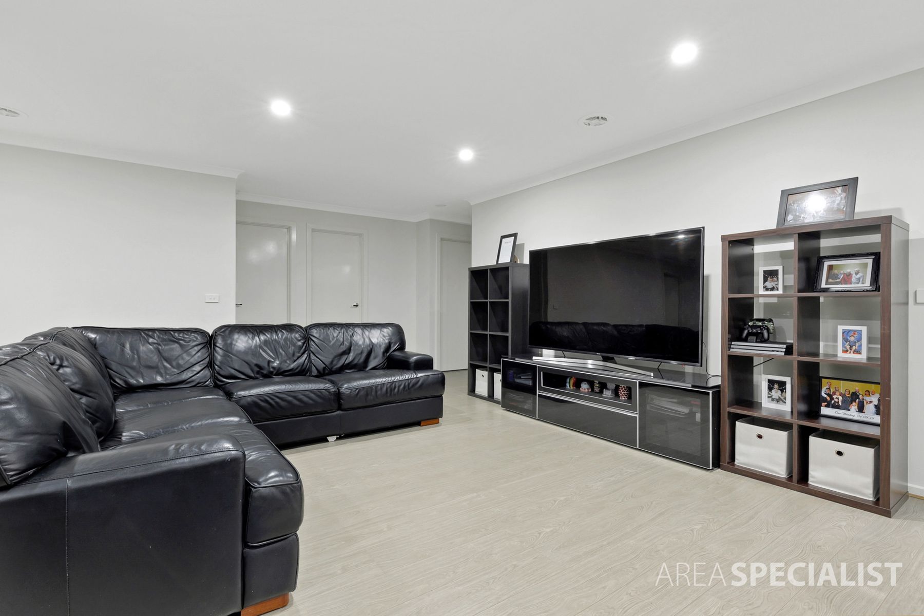 55 Jupiter Crescent, Cranbourne West, VIC 3977, Cranbourne West - Thumbnail 2