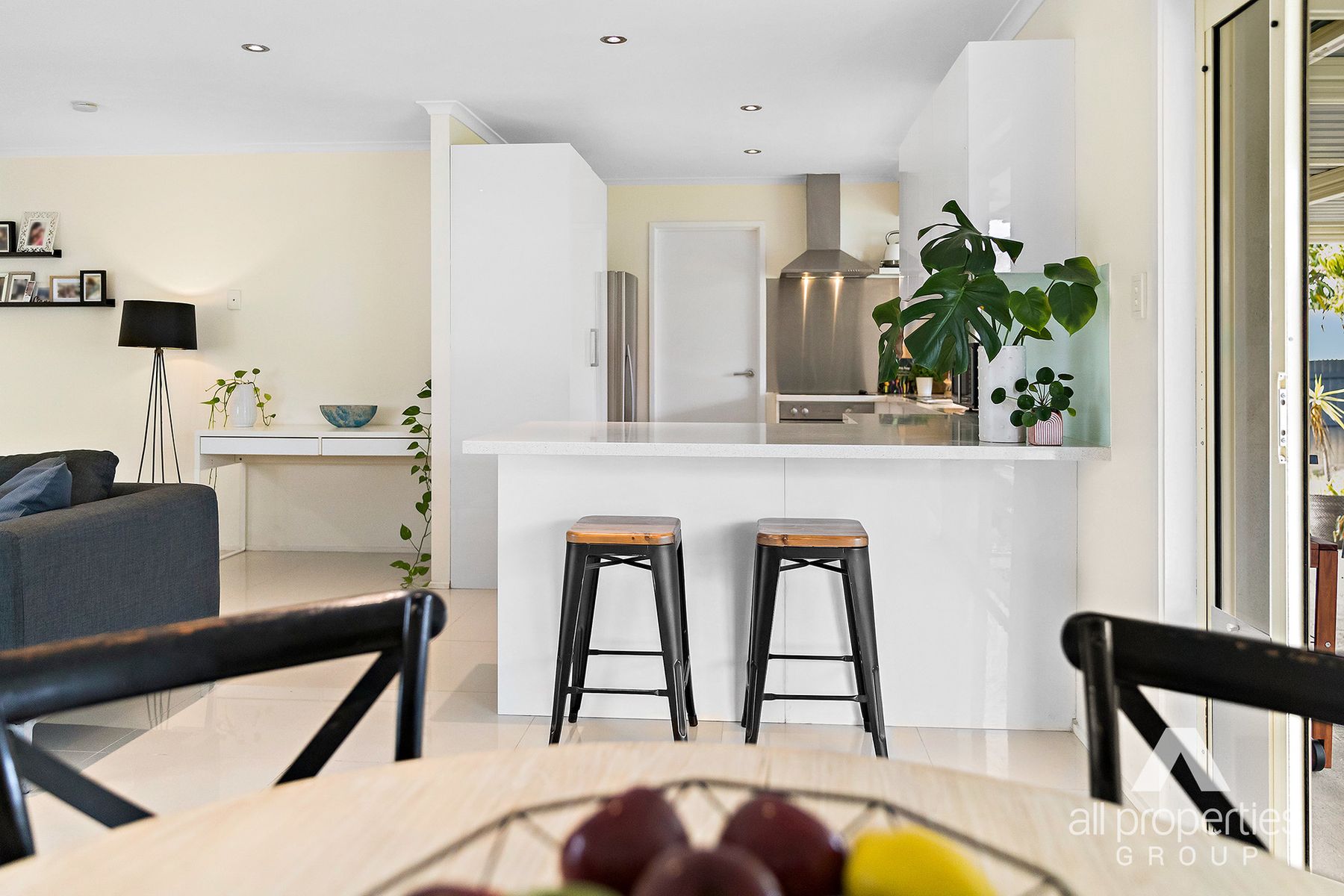1 Noosa Court, Hillcrest QLD 4118, Hillcrest - Thumbnail 2