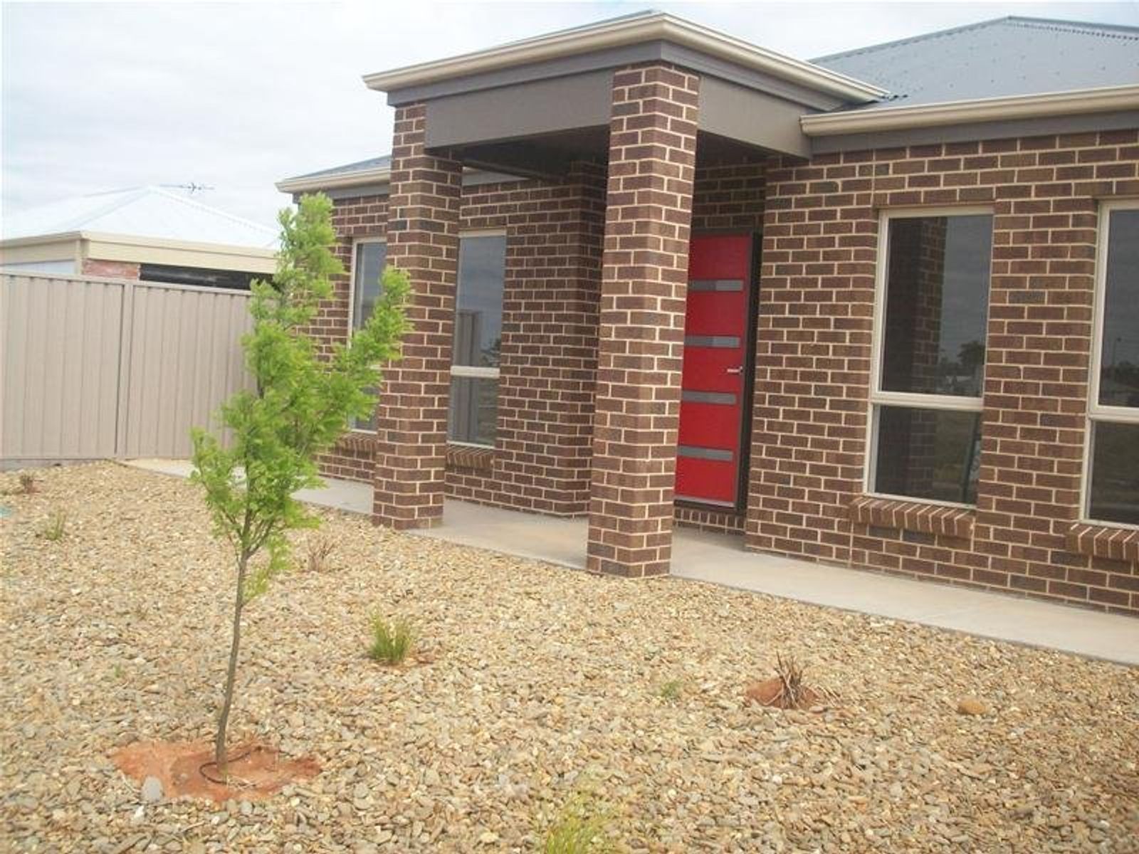 1 Begg Court
