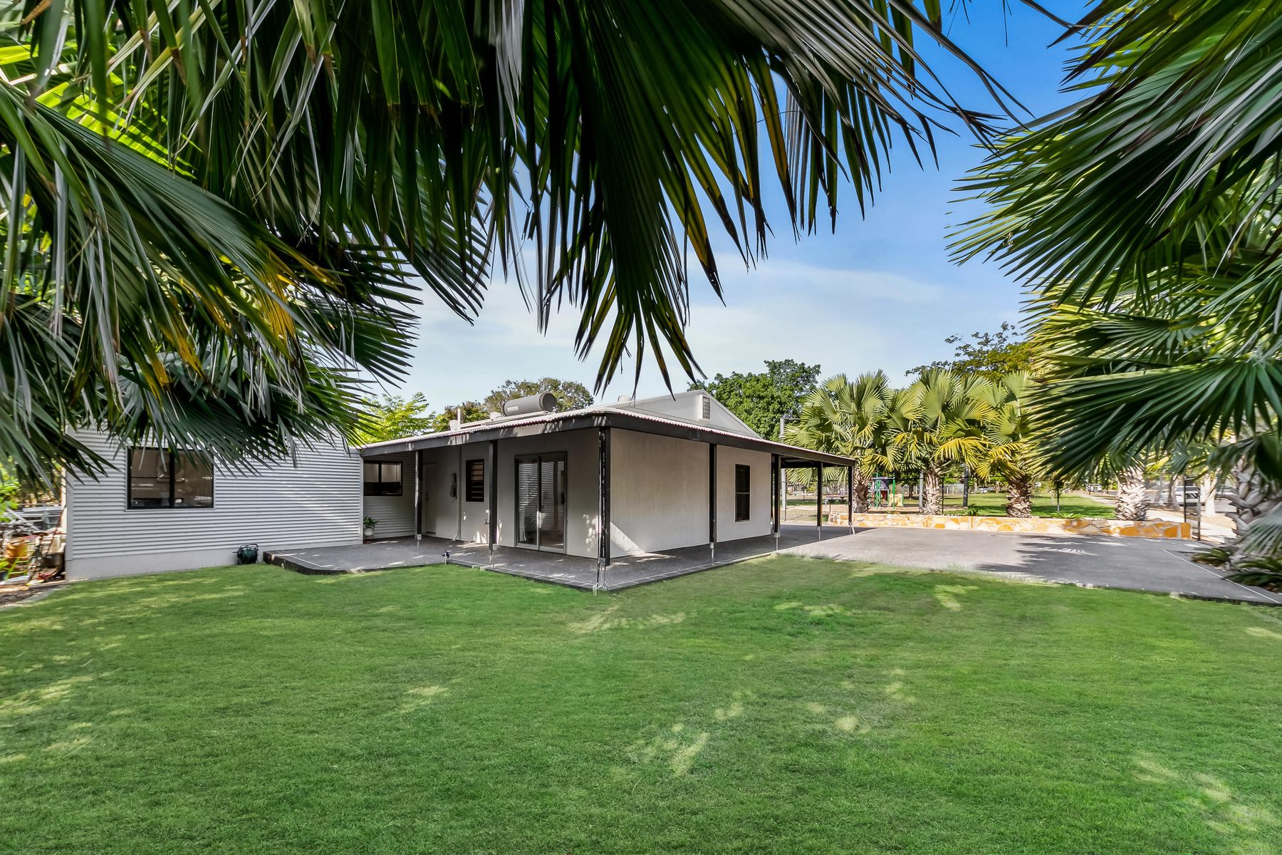 16 Undoolya Street, Tiwi NT 0810, Tiwi - Thumbnail 2