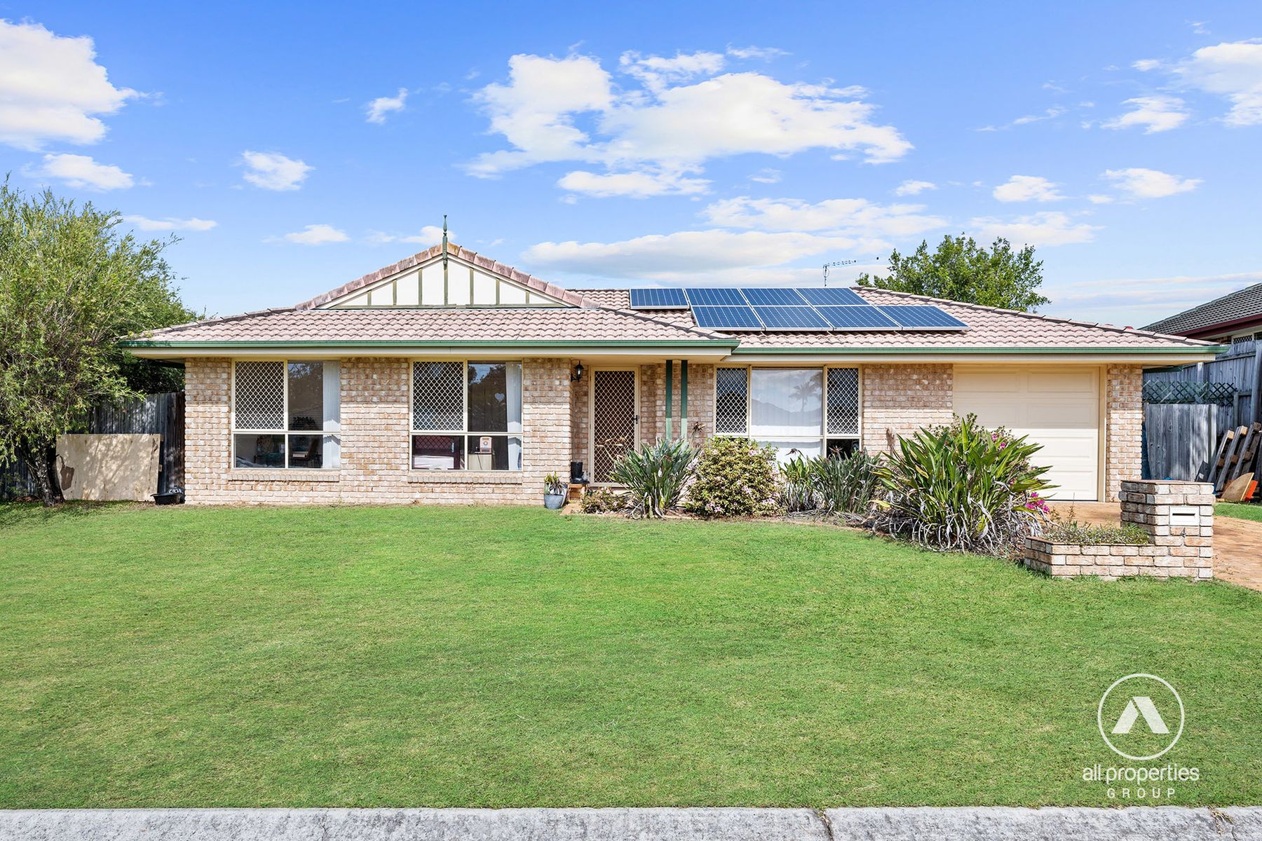 4 Taronga Court, Heritage Park QLD 4118