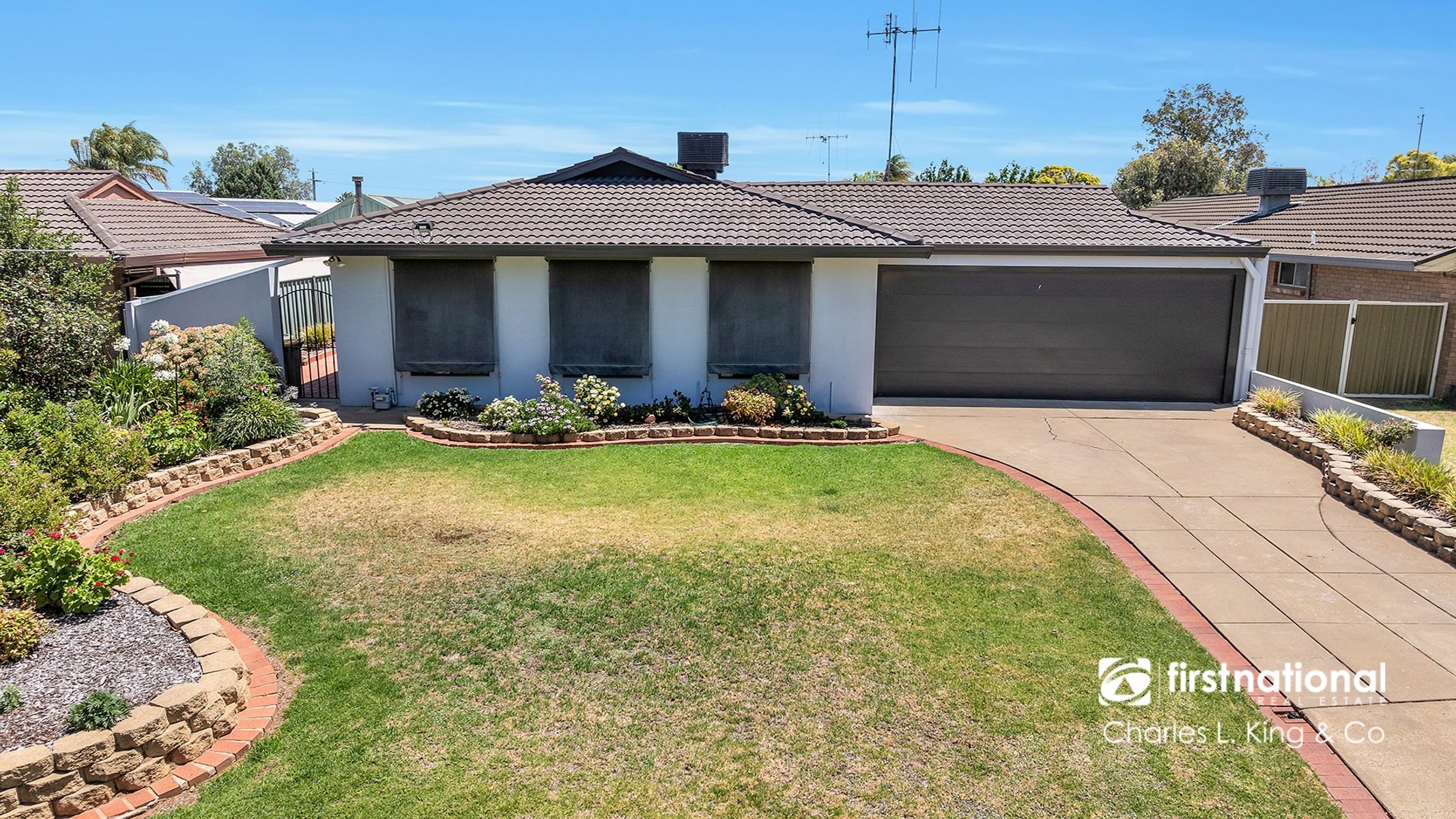 99 Campaspe Esplanade, Echuca VIC 3564, Echuca - Thumbnail 2