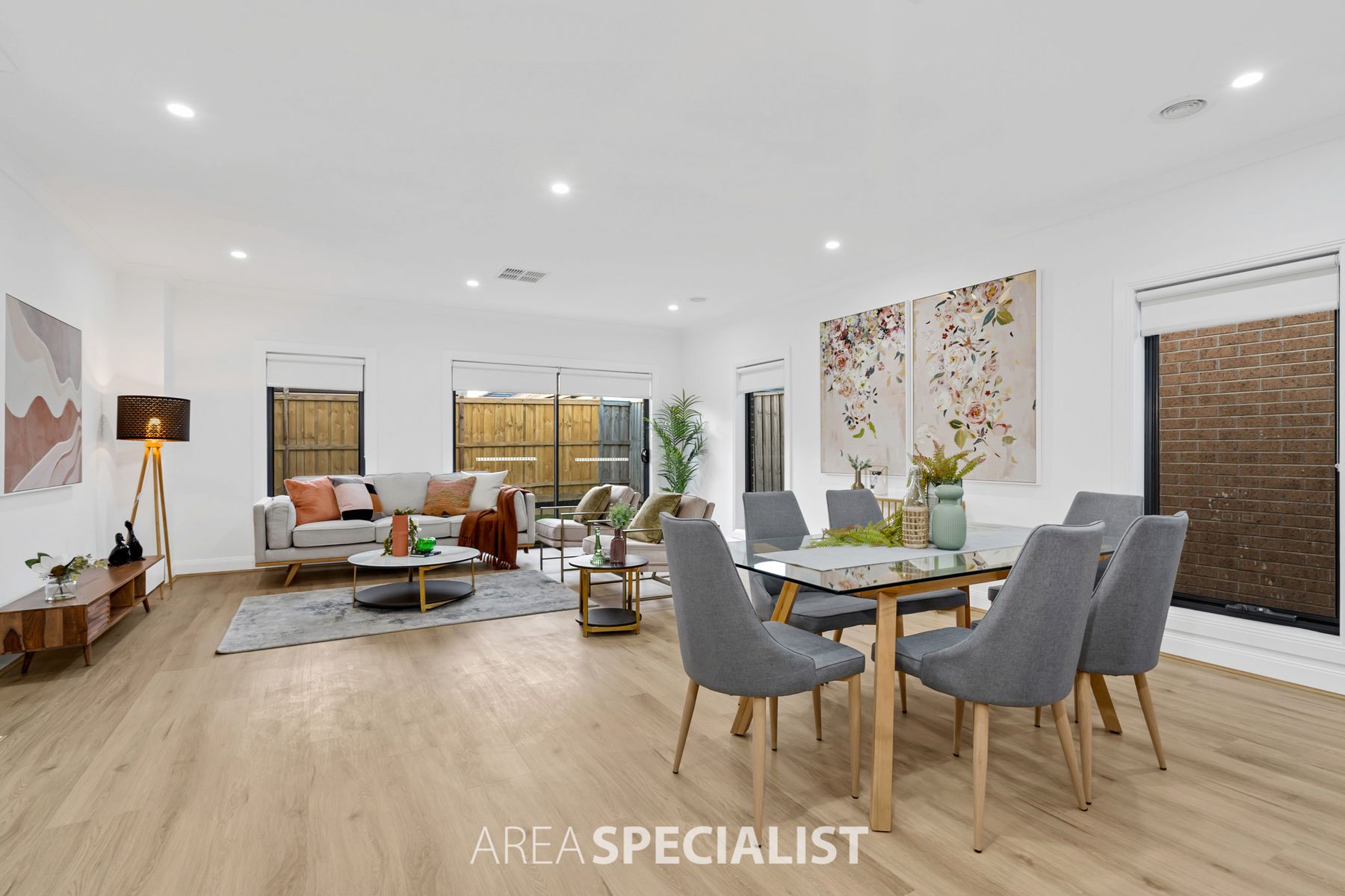 32 Jaylie Street, Clyde North, VIC 3978, Clyde North - Thumbnail 4